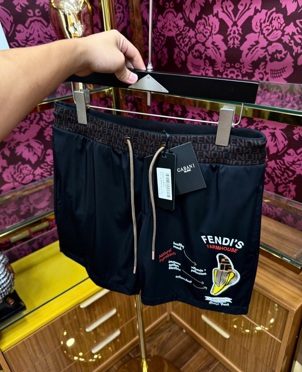 Quần short gió Fendi FF logo chữ chuối đùi Like Auth LK MK