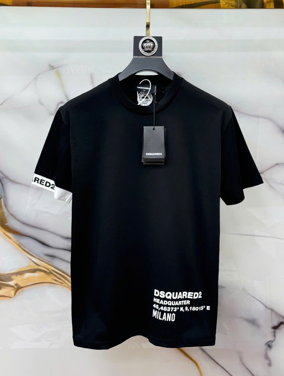 Áo phông T-shirt Dsquared2 DSQ2 họa tiết chữ bụng viền tay Like Auth LK