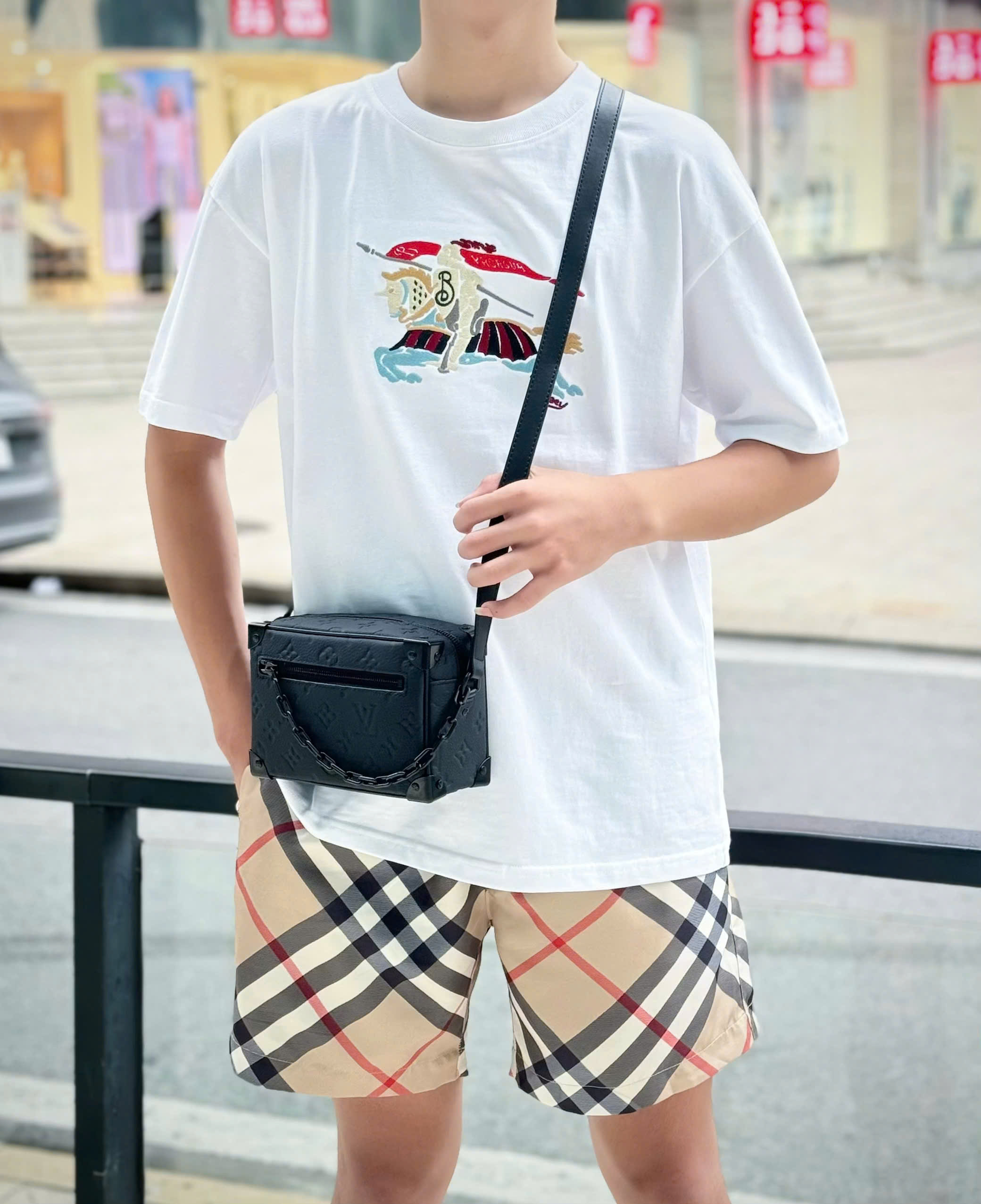 Áo phông T-shirt Burberry BBR Trắng logo ngựa màu sắc thêu ngực Like Auth DDT