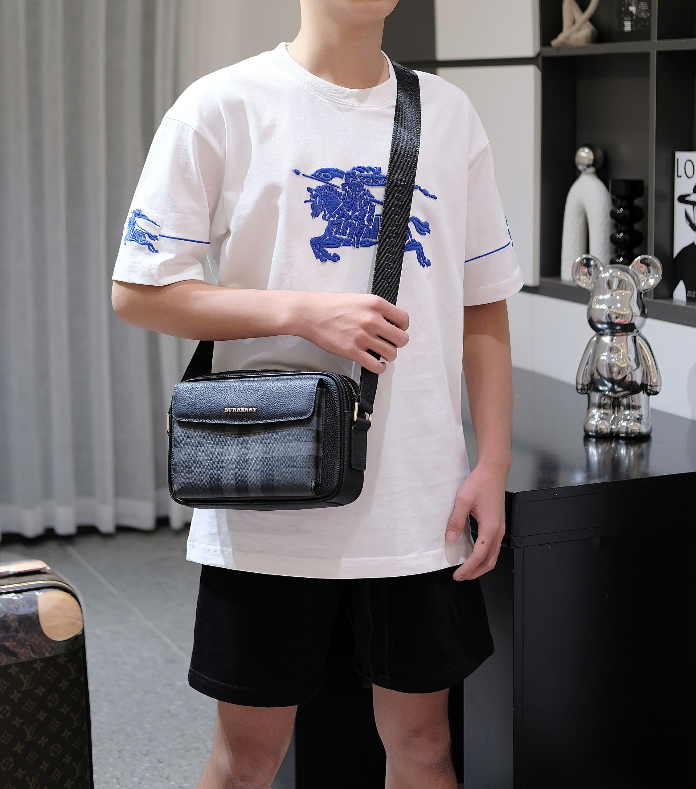 Bộ, set hè Burberry BBR Trắng logo ngựa Xanh ngực Like Auth DDT