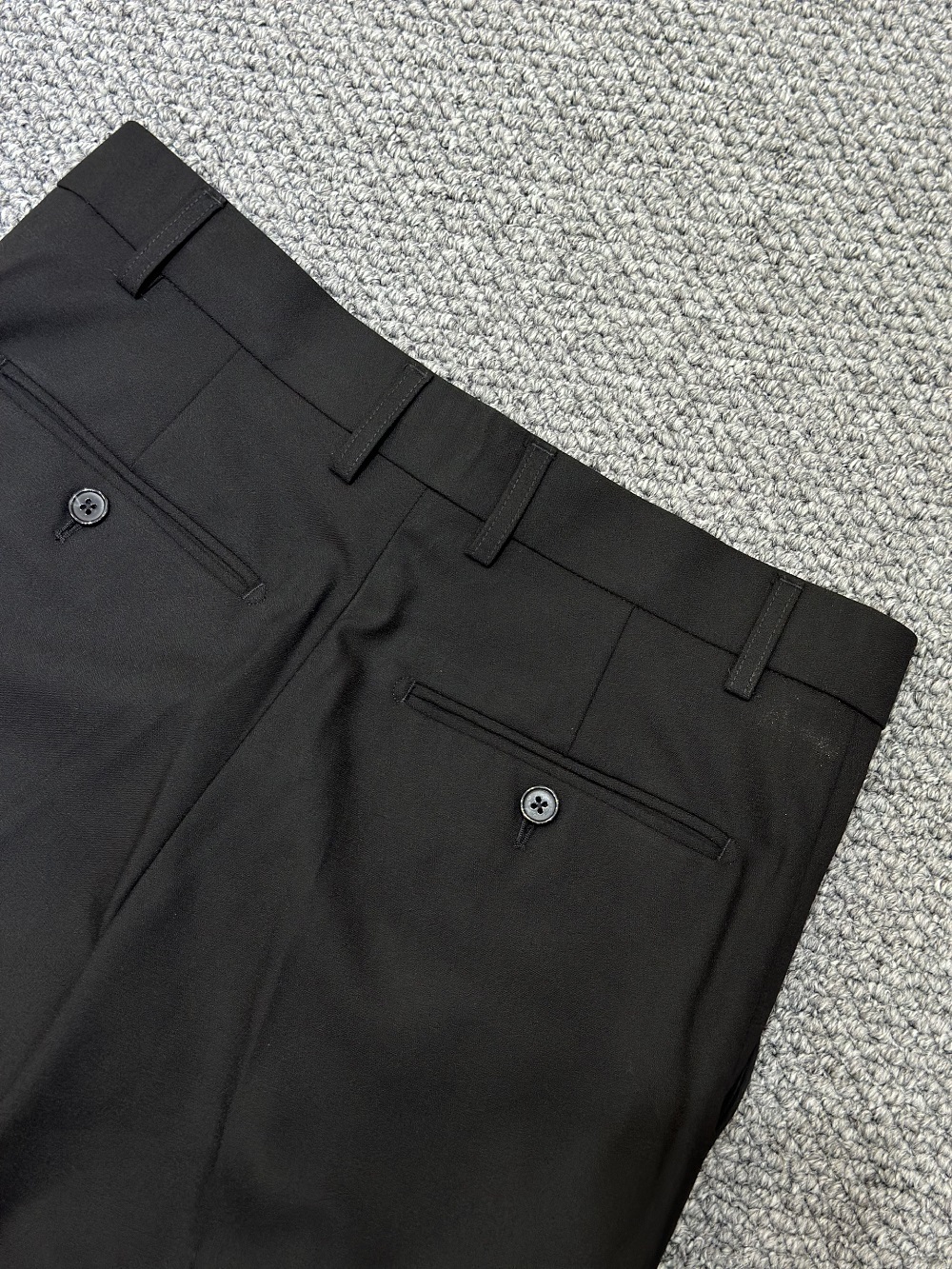 Quần short tây, âu Burberry BBR Đen trơn logo TB Vàng thêu Like Auth 1-1 on web VTN