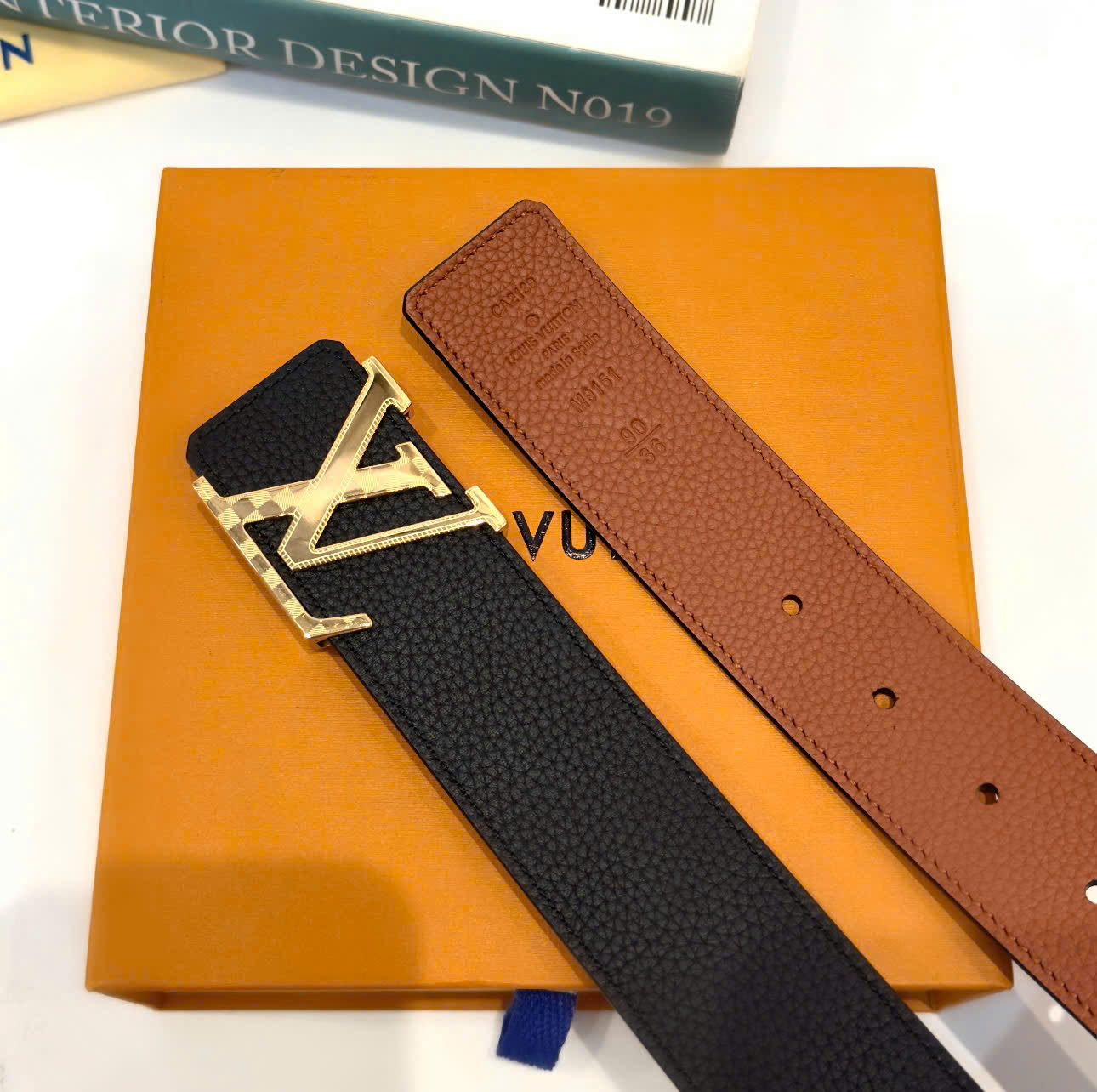 Thắt lưng, belt Louis Vuitton LV Đen sần logo mặt Vàng caro Like Auth fullbox DDT