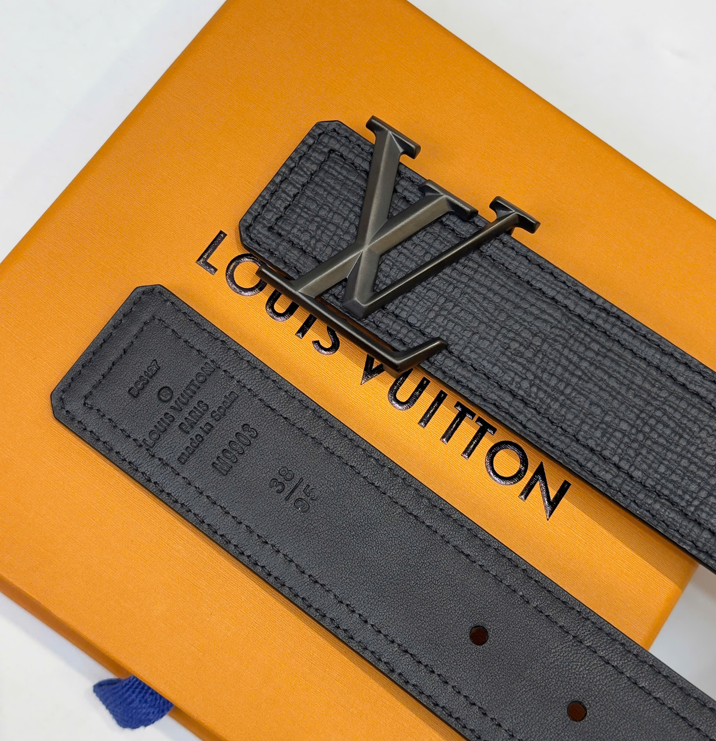 Thắt lưng, belt Louis Vuitton LV Đen sần logo mặt Đen mảnh Like Auth fullbox DDT