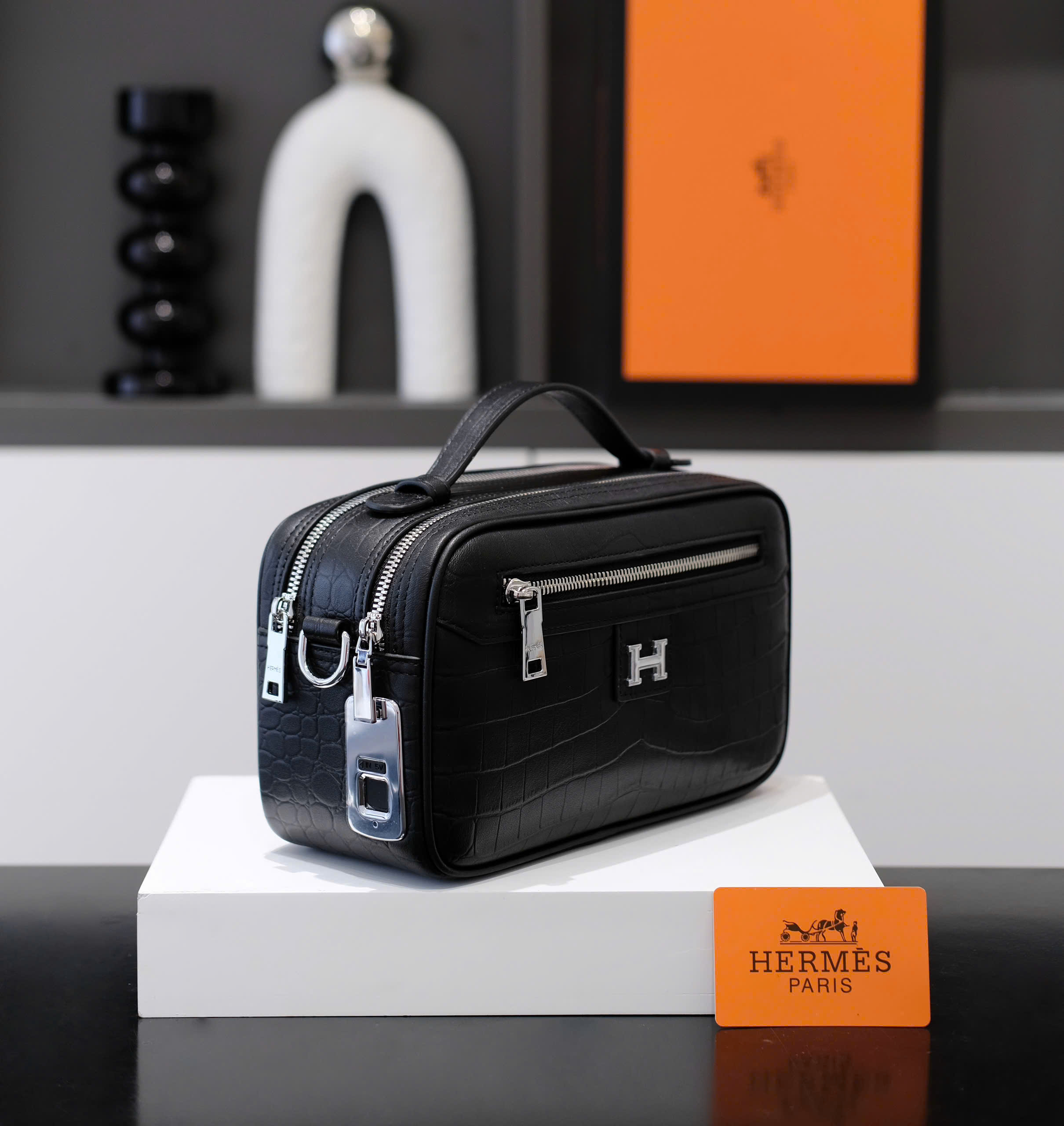 Túi Clutch cầm tay, đeo chéo Hermes HM Đen logo kim loại khóa vân tay size 25x15x10cm Like Auth fullbox DDT