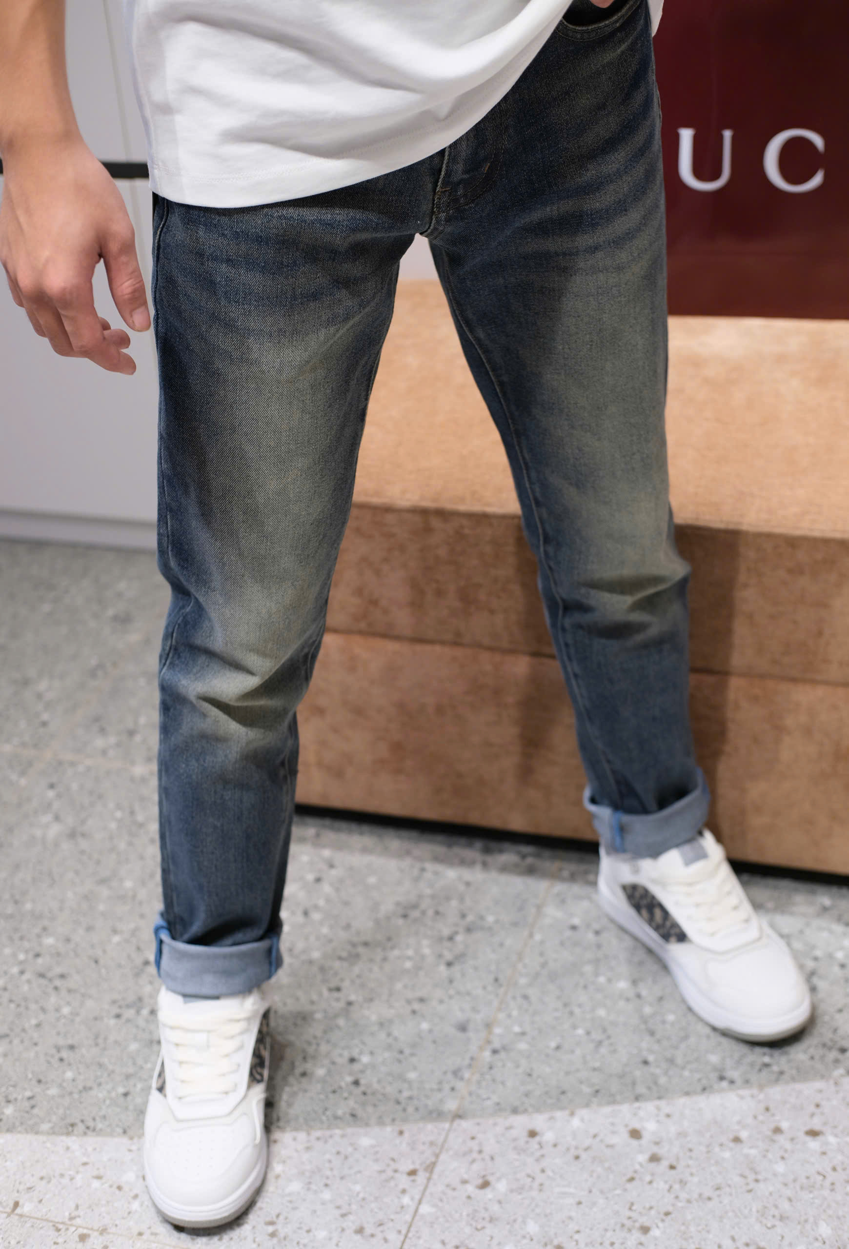 Quần jean Burberry BBR Xanh nhạt logo chữ cạp túi sau Like Auth DDT