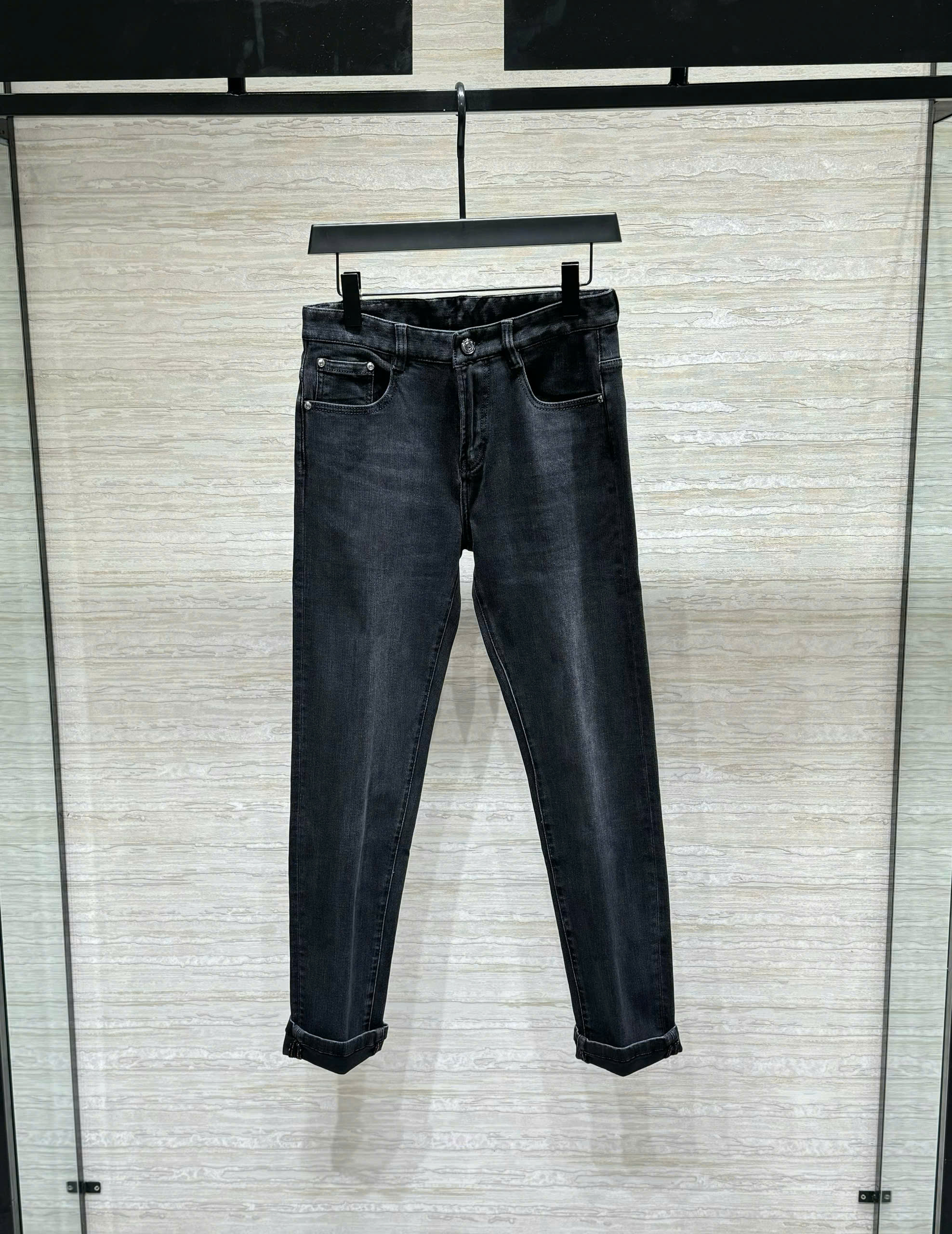 Quần jean Burberry BBR Đen logo ngựa B kẻ sọc túi sau Like Auth DDT