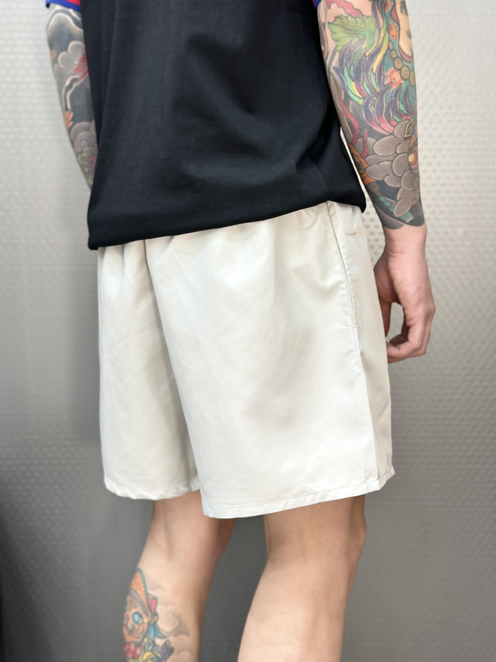 Quần short gió Essentials Xám logo chữ nhỏ nổi Like Auth 1-1 on web VTN