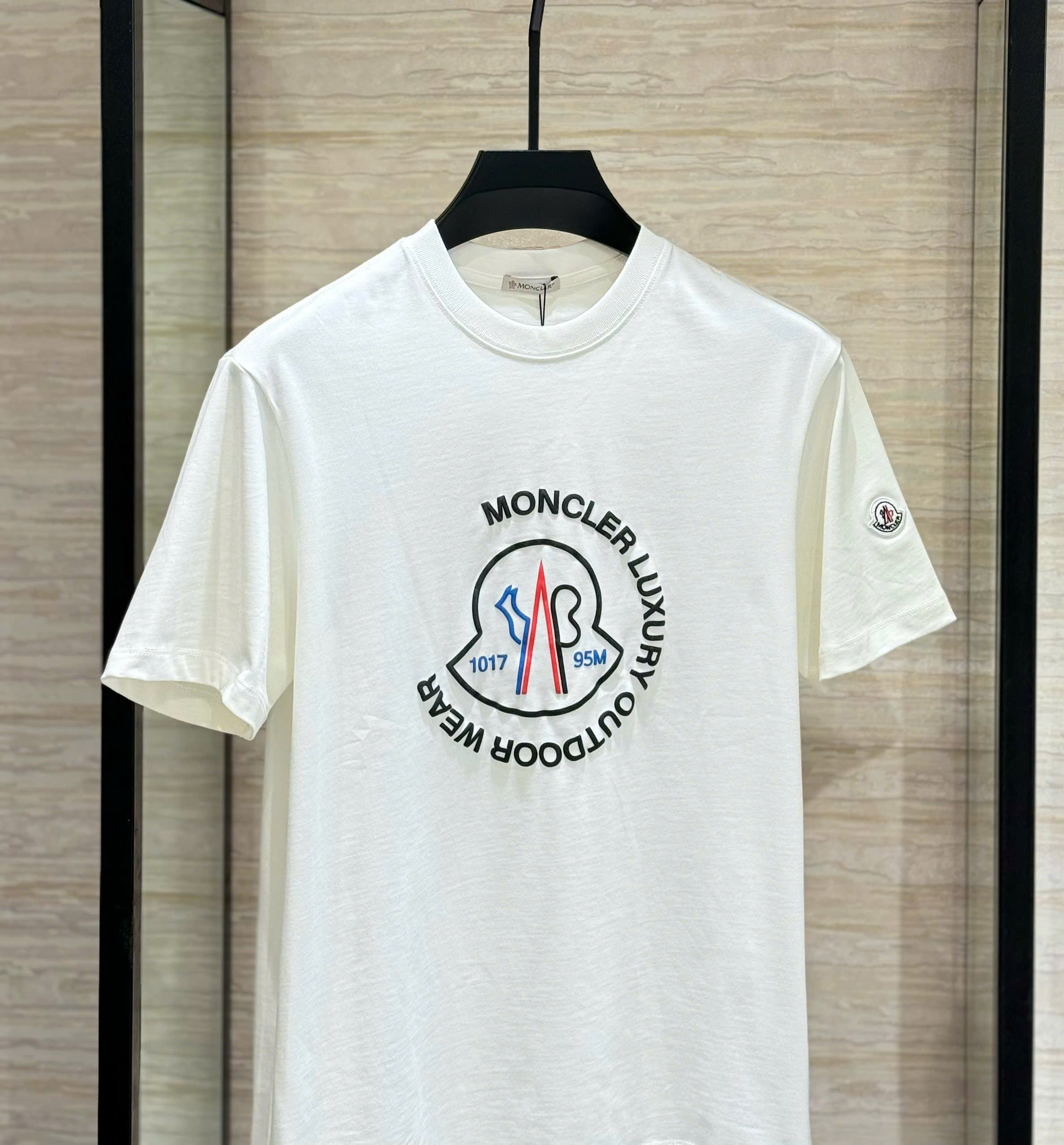 Áo phông T-shirt Moncler M Trắng logo tròn to ngực Like Auth DDT