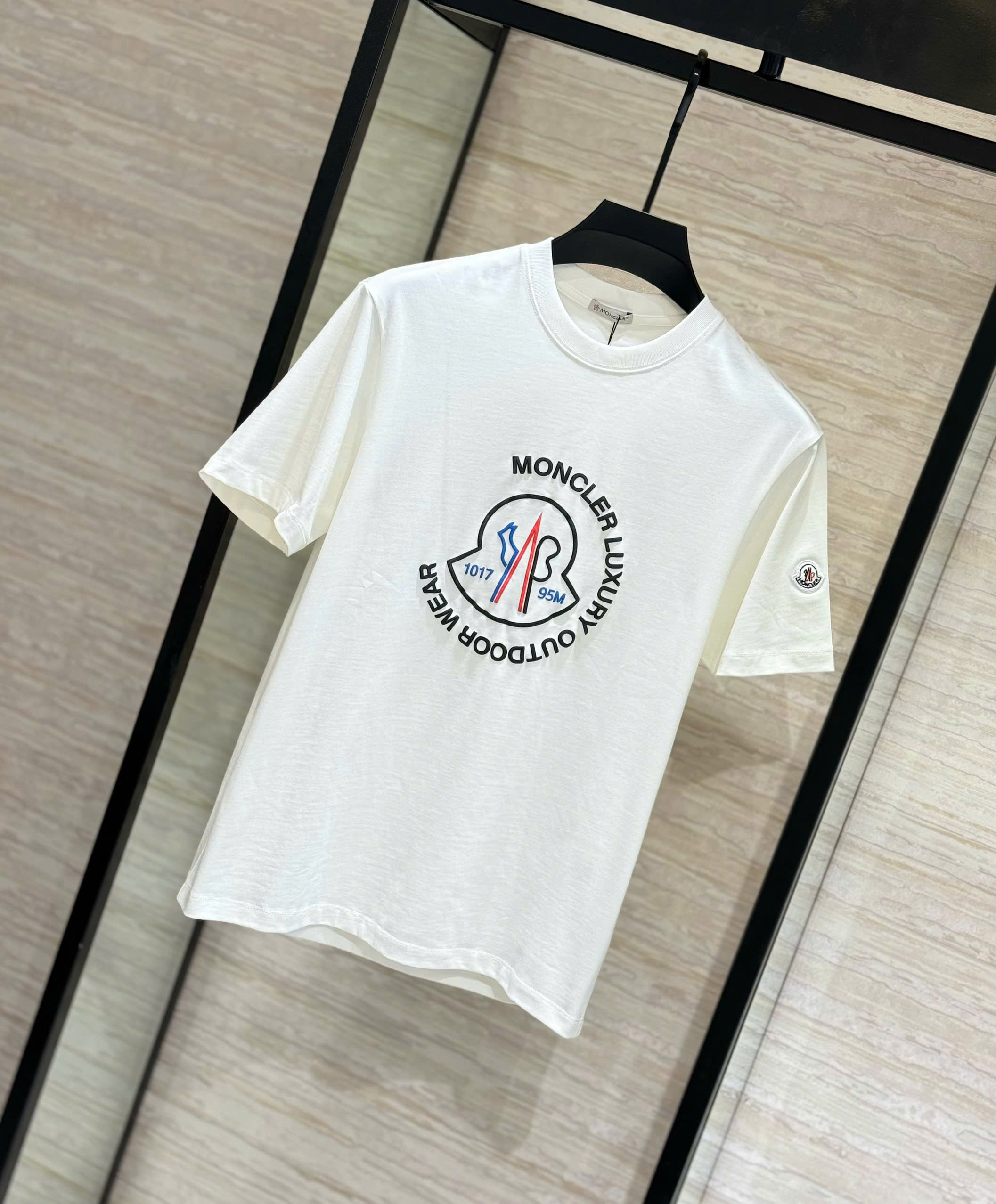 Áo phông T-shirt Moncler M Trắng logo tròn to ngực Like Auth DDT
