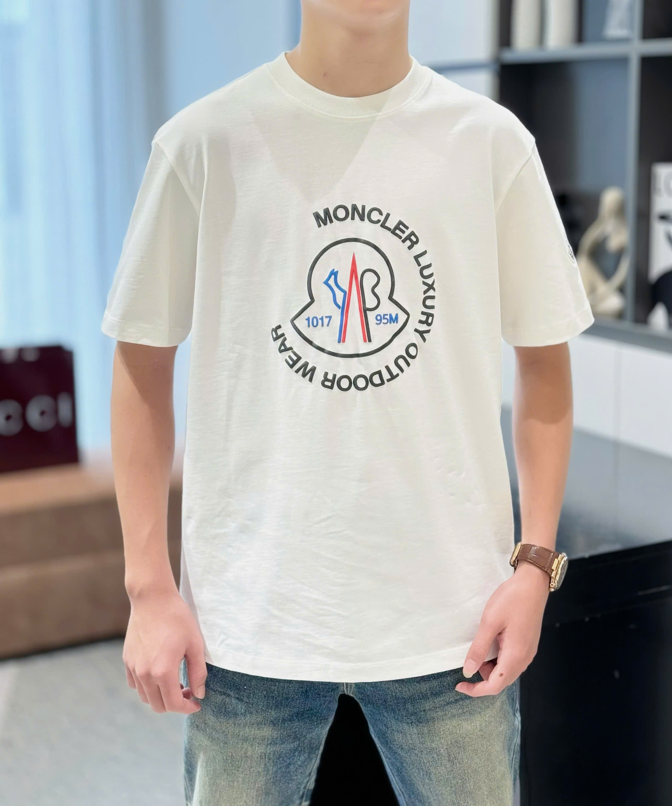 Áo phông T-shirt Moncler M Trắng logo tròn to ngực Like Auth DDT