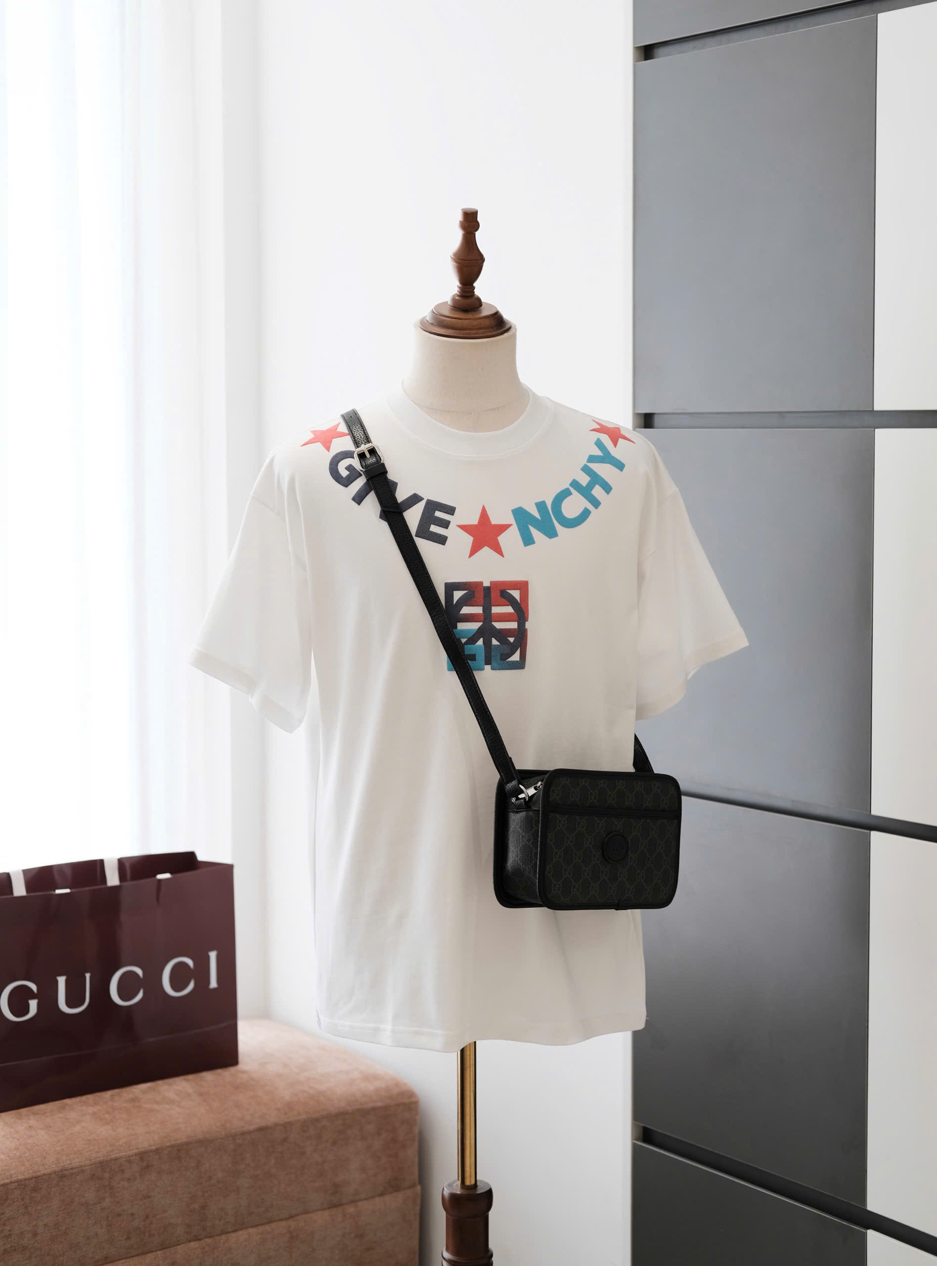 Áo phông T-shirt Givenchy GVC Trắng logo chữ màu vòng cổ Like Auth DDT