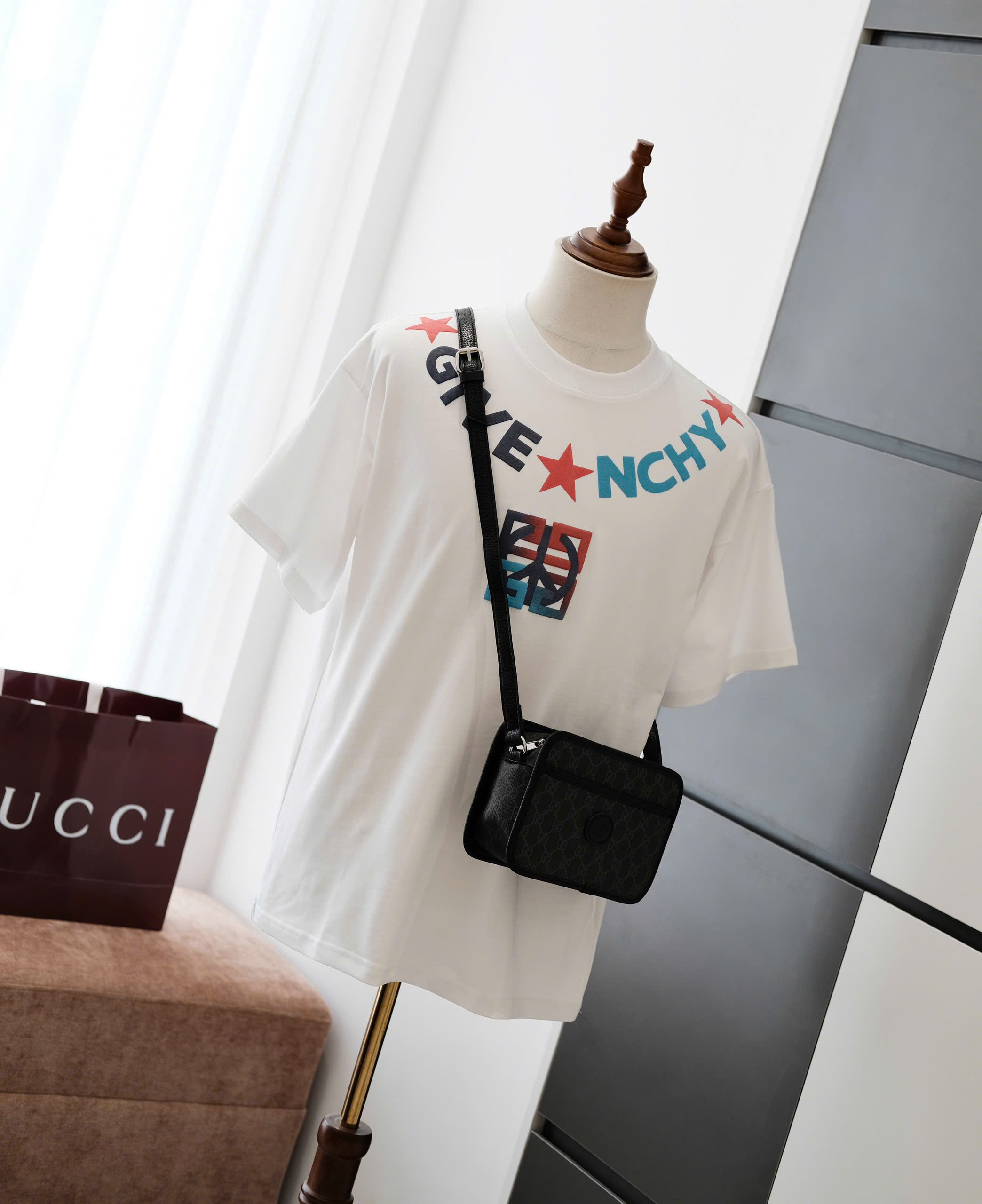 Áo phông T-shirt Givenchy GVC Trắng logo chữ màu vòng cổ Like Auth DDT