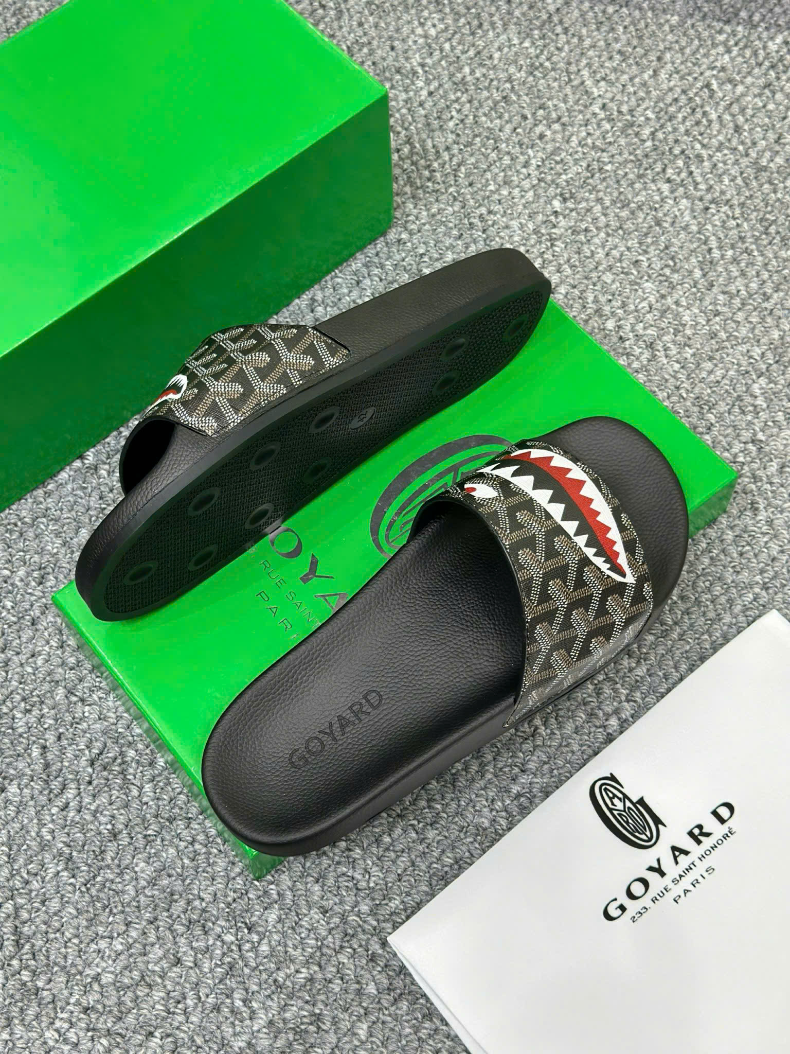 Dép lê quai ngang Goyard Đen họa tiết răng cá mập Like Auth VTN