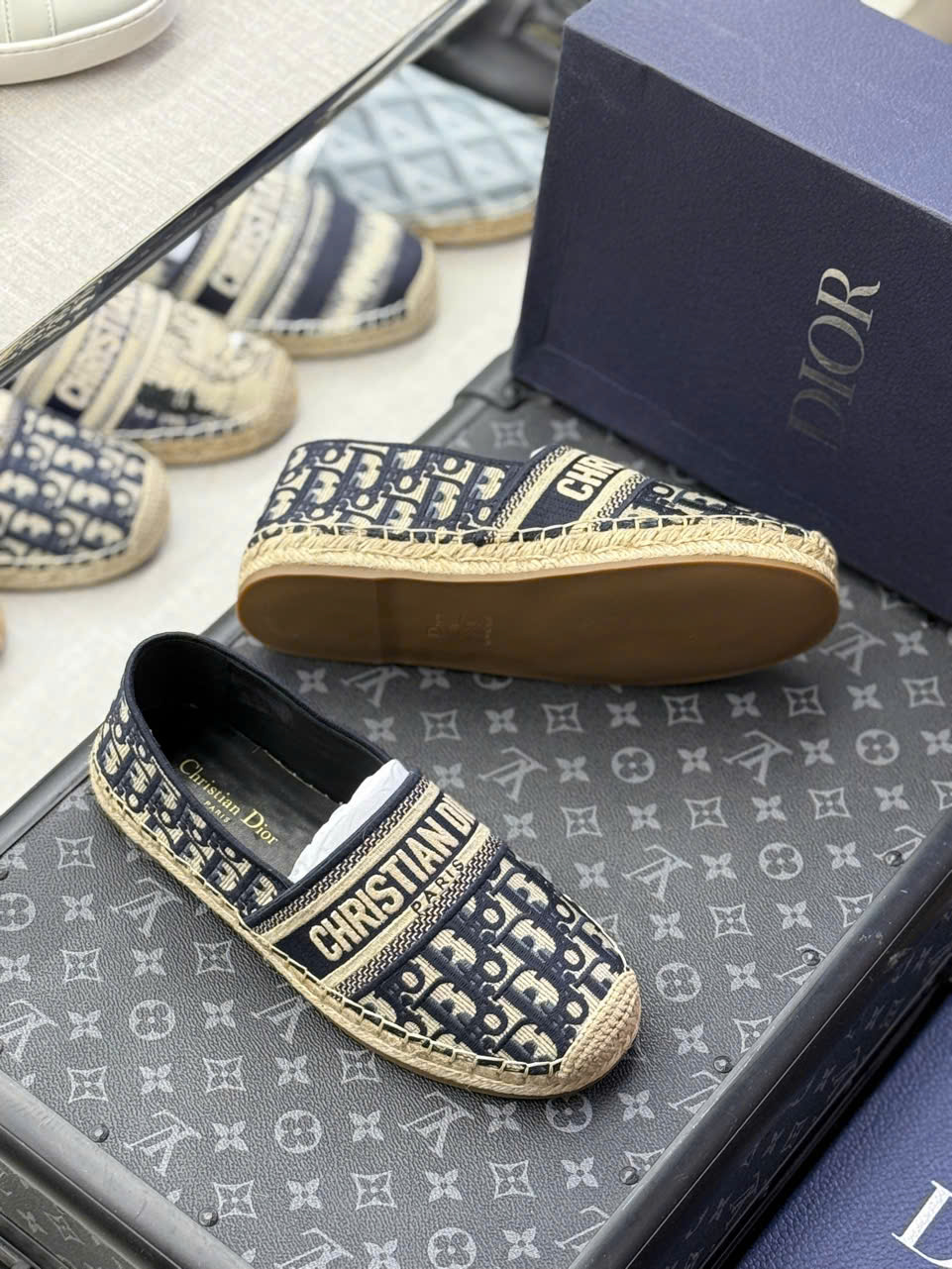 Giày slipon đế cói Dior CD họa tiết thêu Like Auth fullbox MVT