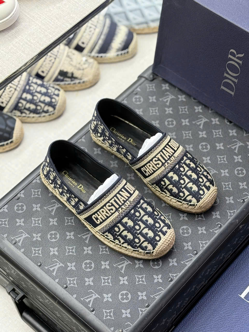 Giày slipon đế cói Dior CD họa tiết thêu Like Auth fullbox MVT