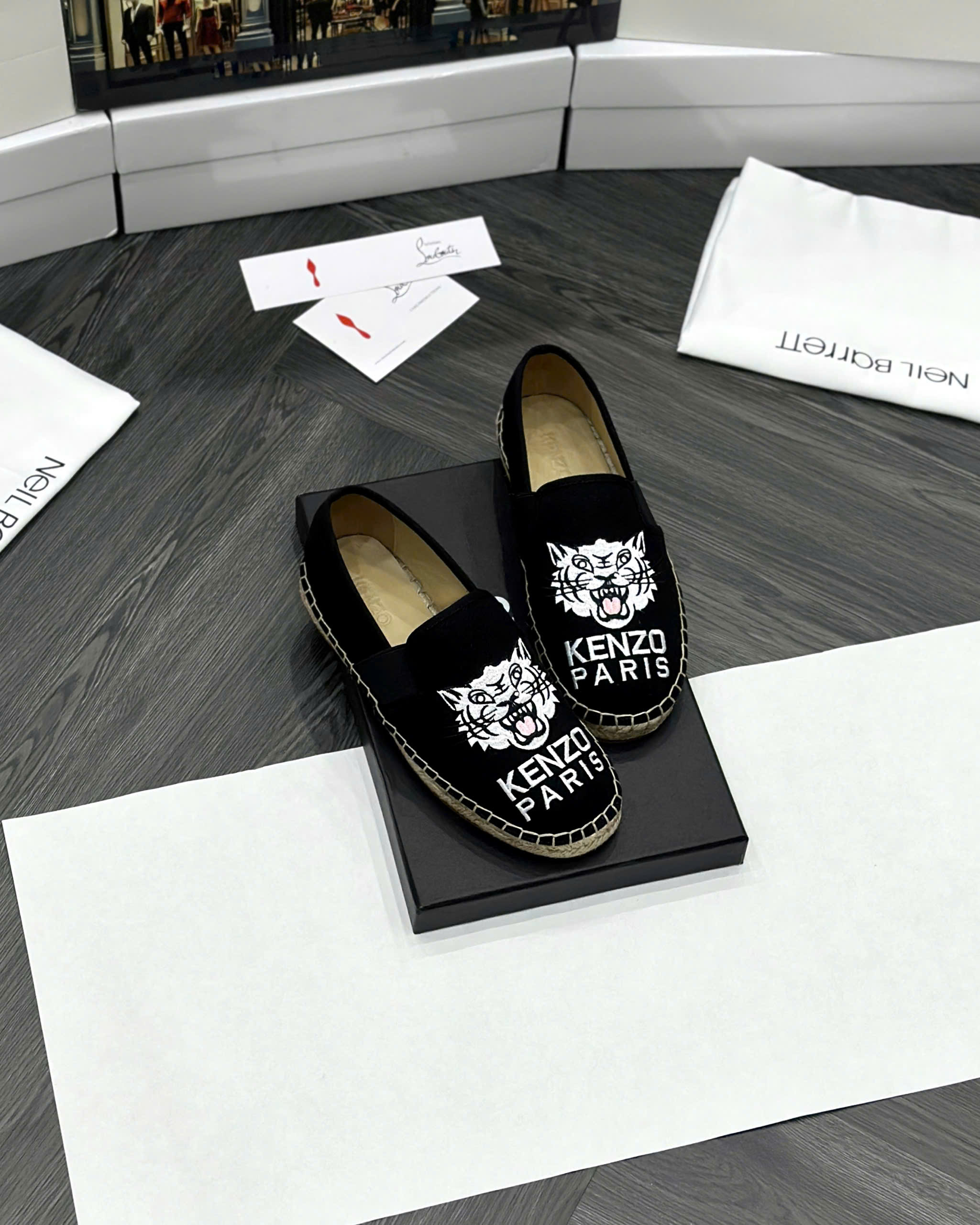 Giày slipon đế cói Kenzo Đen nhung logo mặt Hổ chữ Trắng thêu Like Auth fullbox MVT