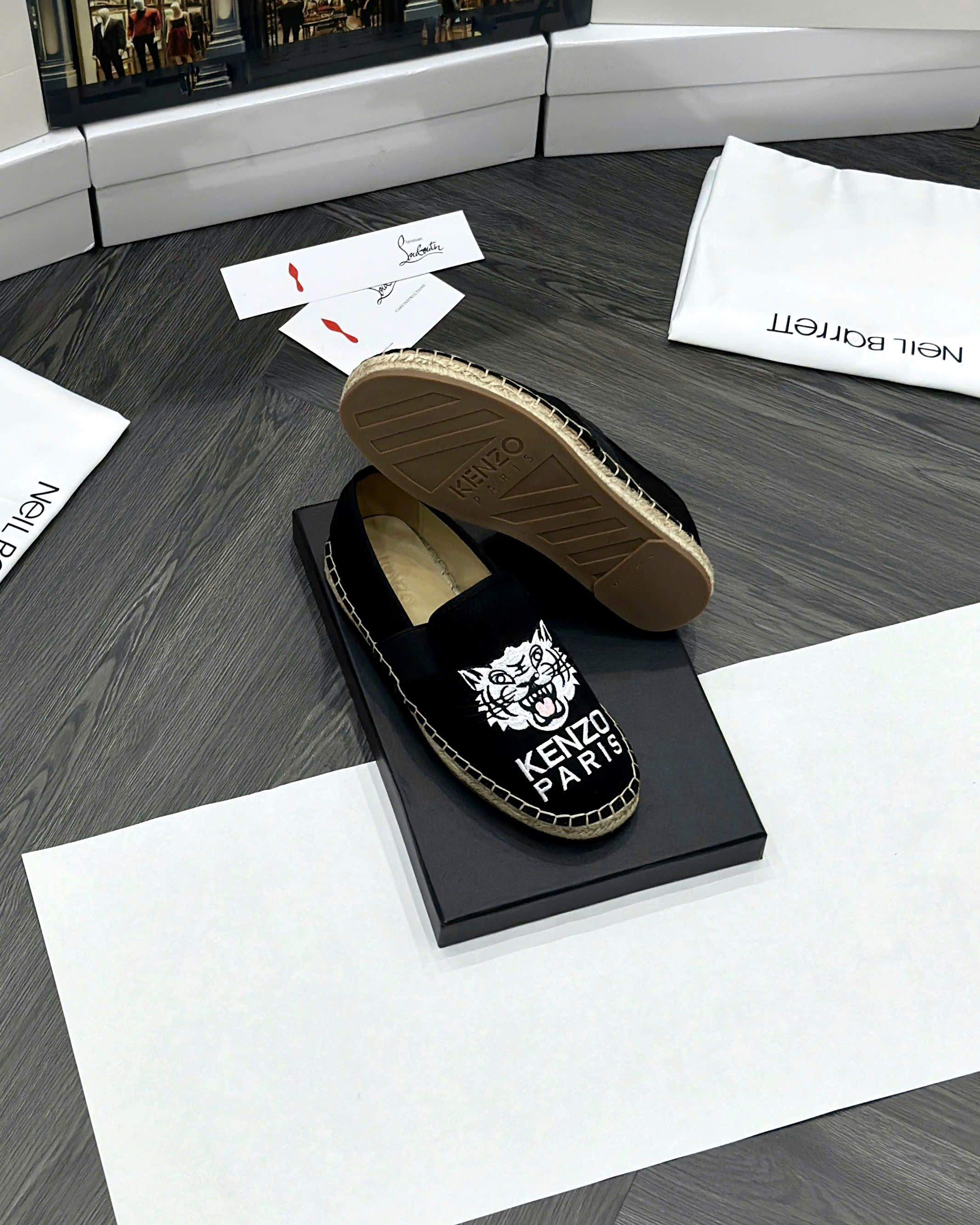 Giày slipon đế cói Kenzo Đen nhung logo mặt Hổ chữ Trắng thêu Like Auth fullbox MVT