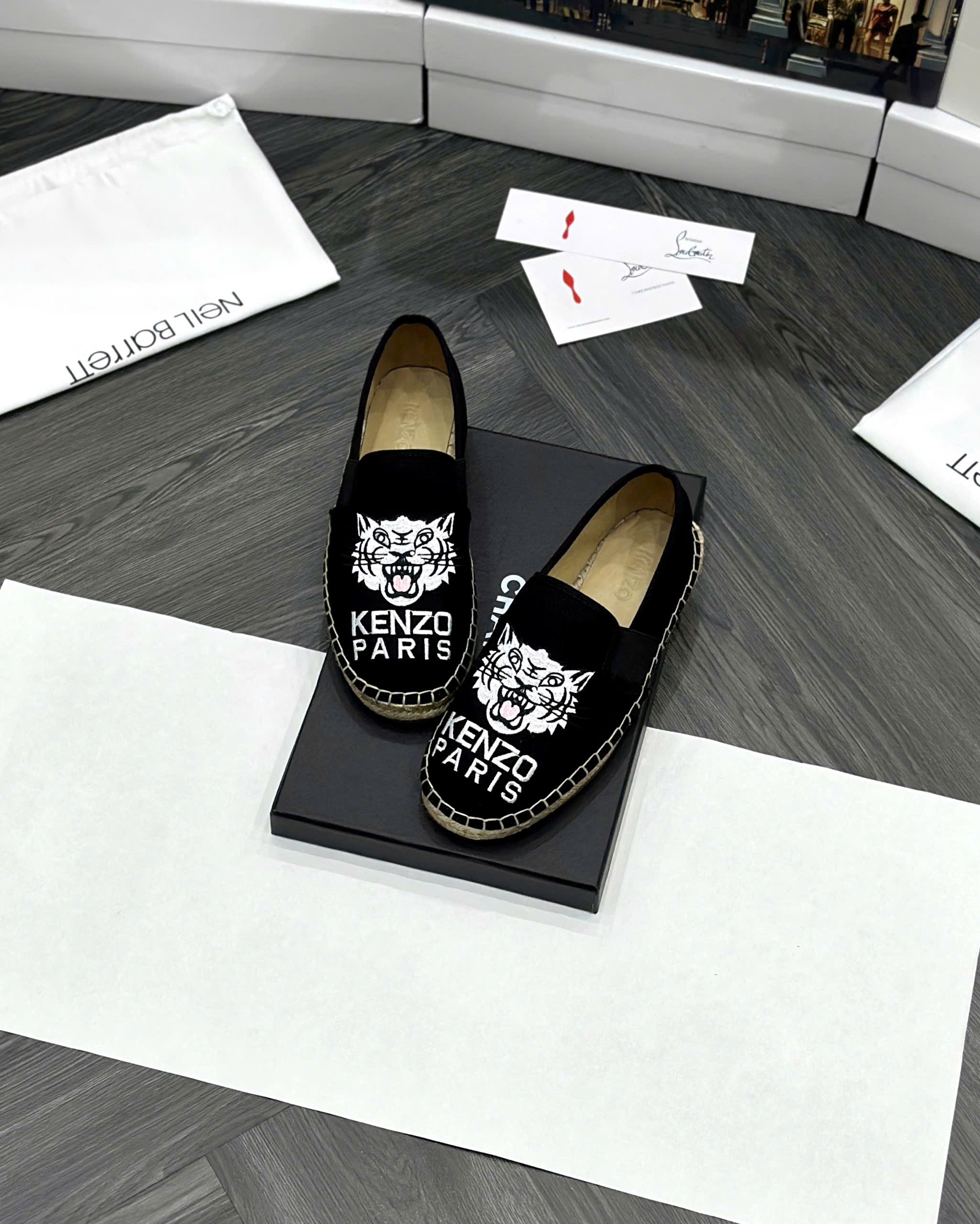 Giày slipon đế cói Kenzo Đen nhung logo mặt Hổ chữ Trắng thêu Like Auth fullbox MVT