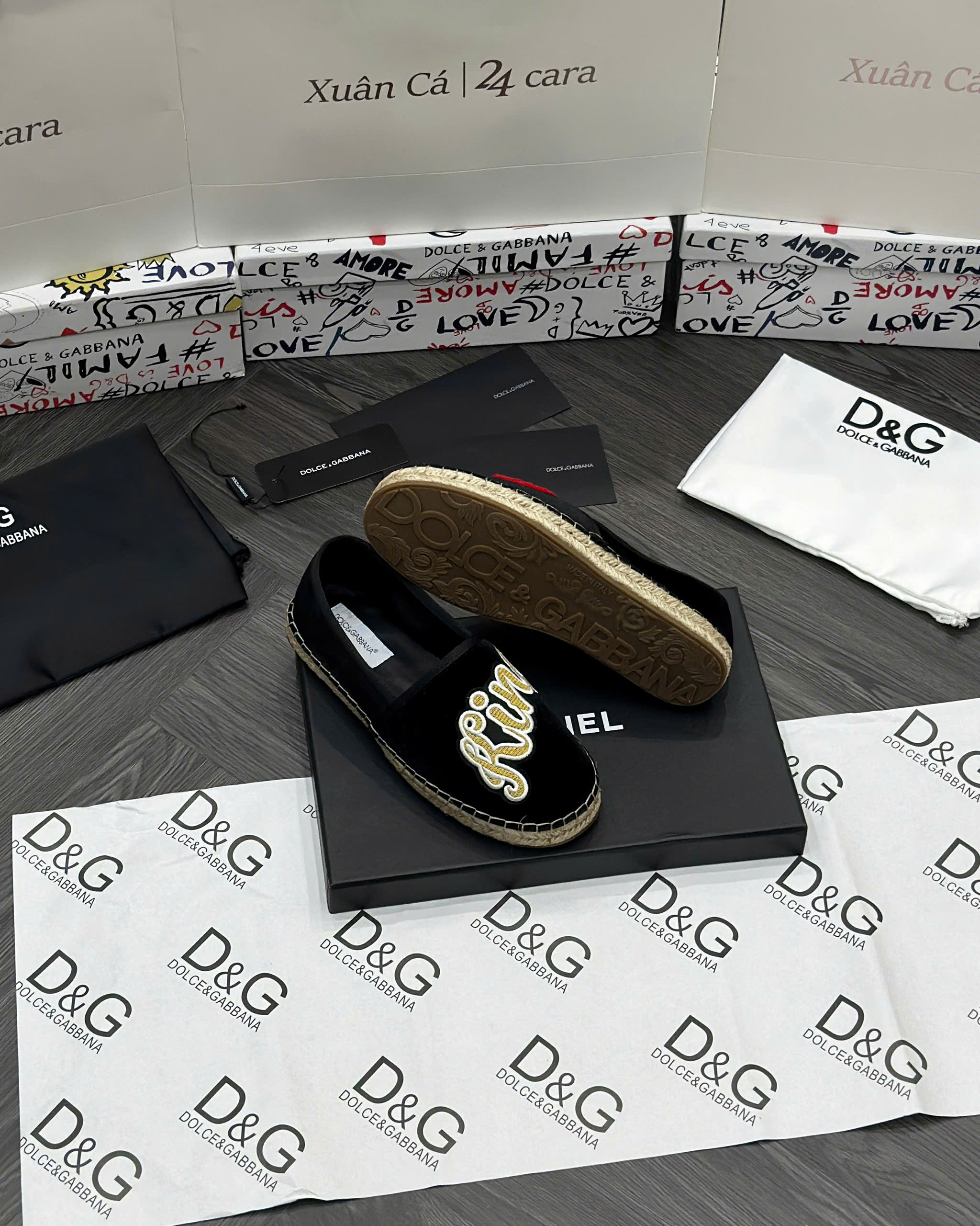 Giày slipon đế cói Dolce Gabbana DG Đen nhung thêu chữ trái tim Like Auth fullbox MVT