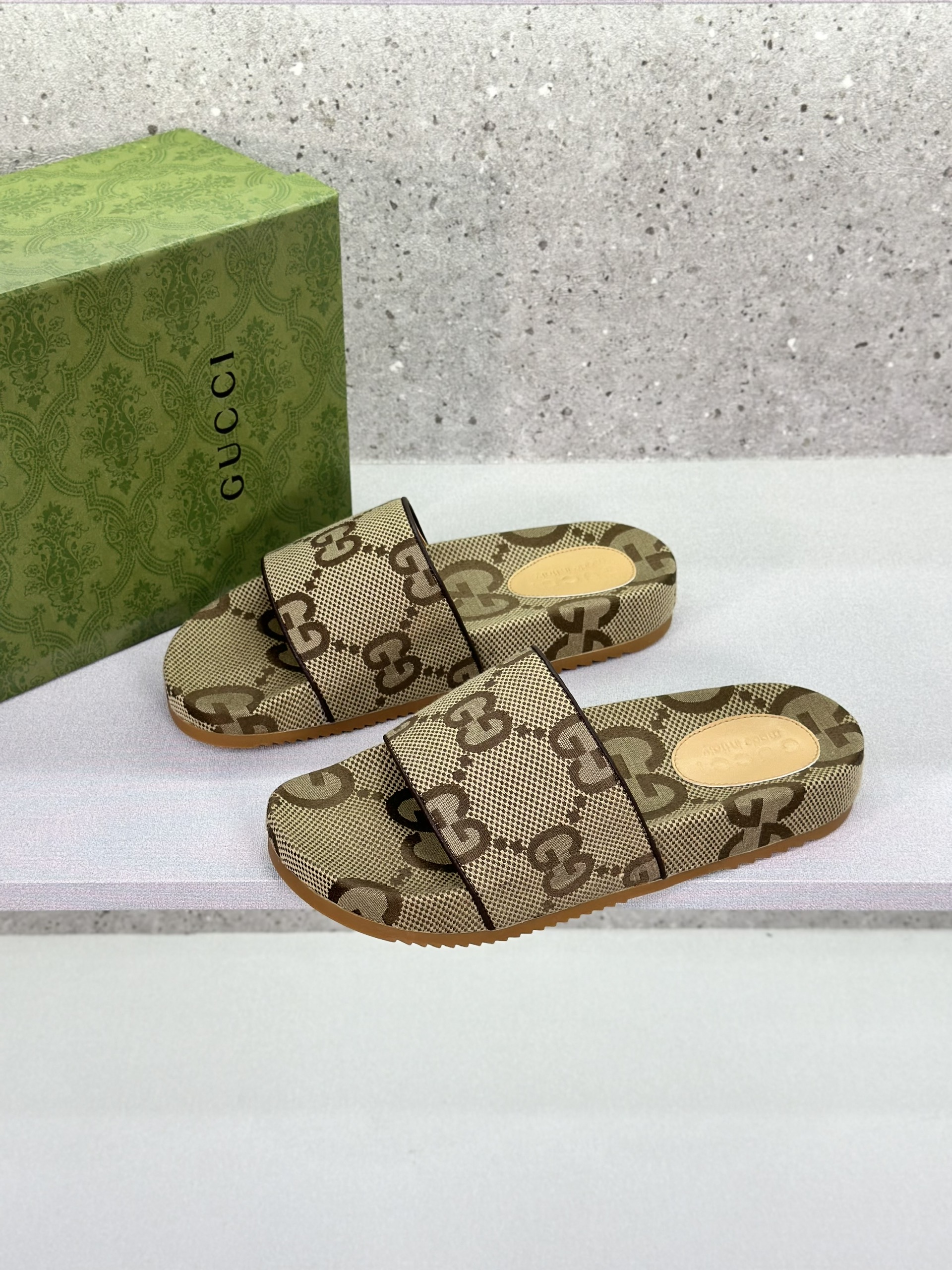 Dép lê quai ngang GC vải Nâu họa tiết logo GG to full Like Auth on web fullbox bill thẻ VTN