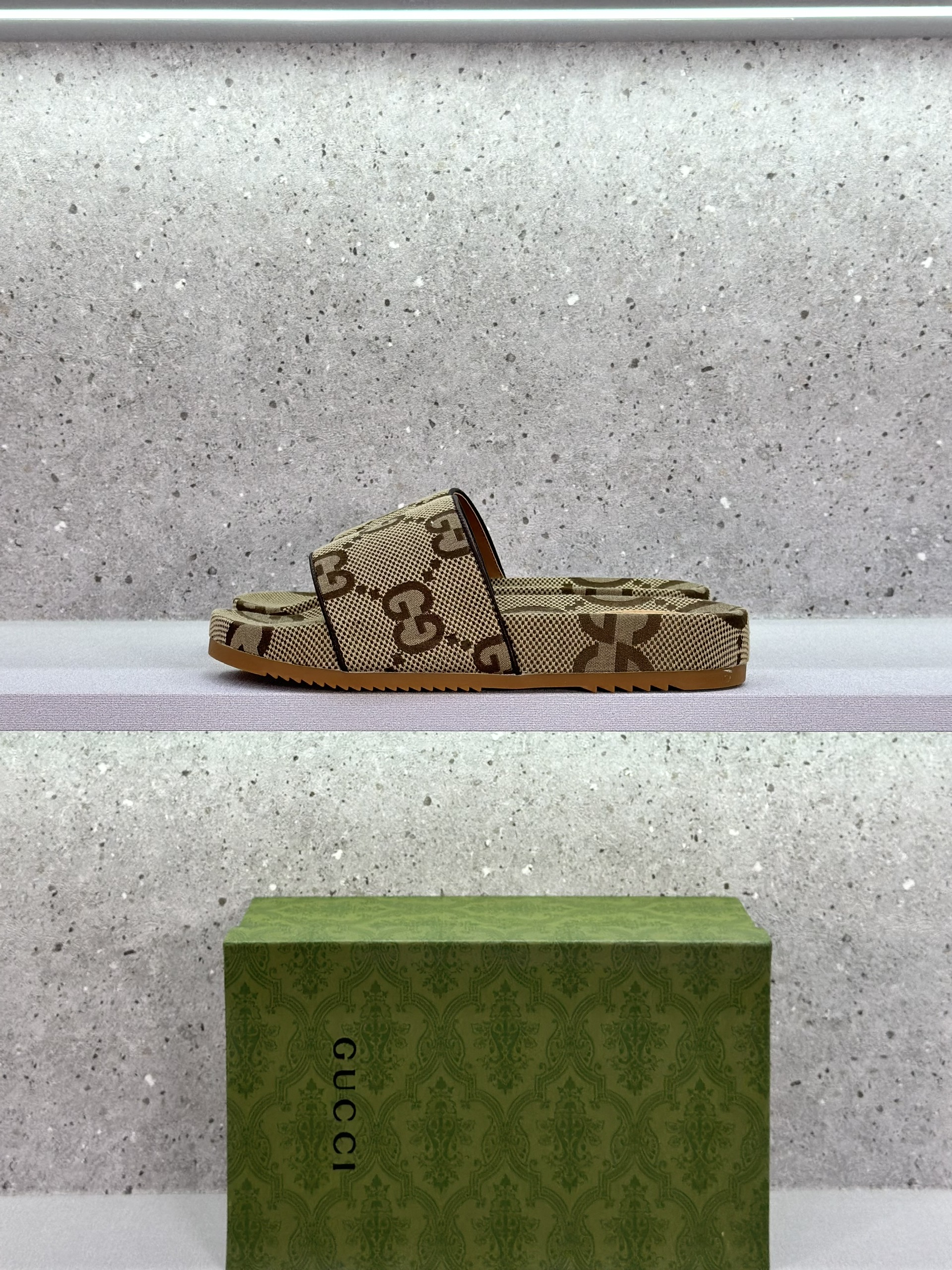 Dép lê quai ngang GC vải Nâu họa tiết logo GG to full Like Auth on web fullbox bill thẻ VTN