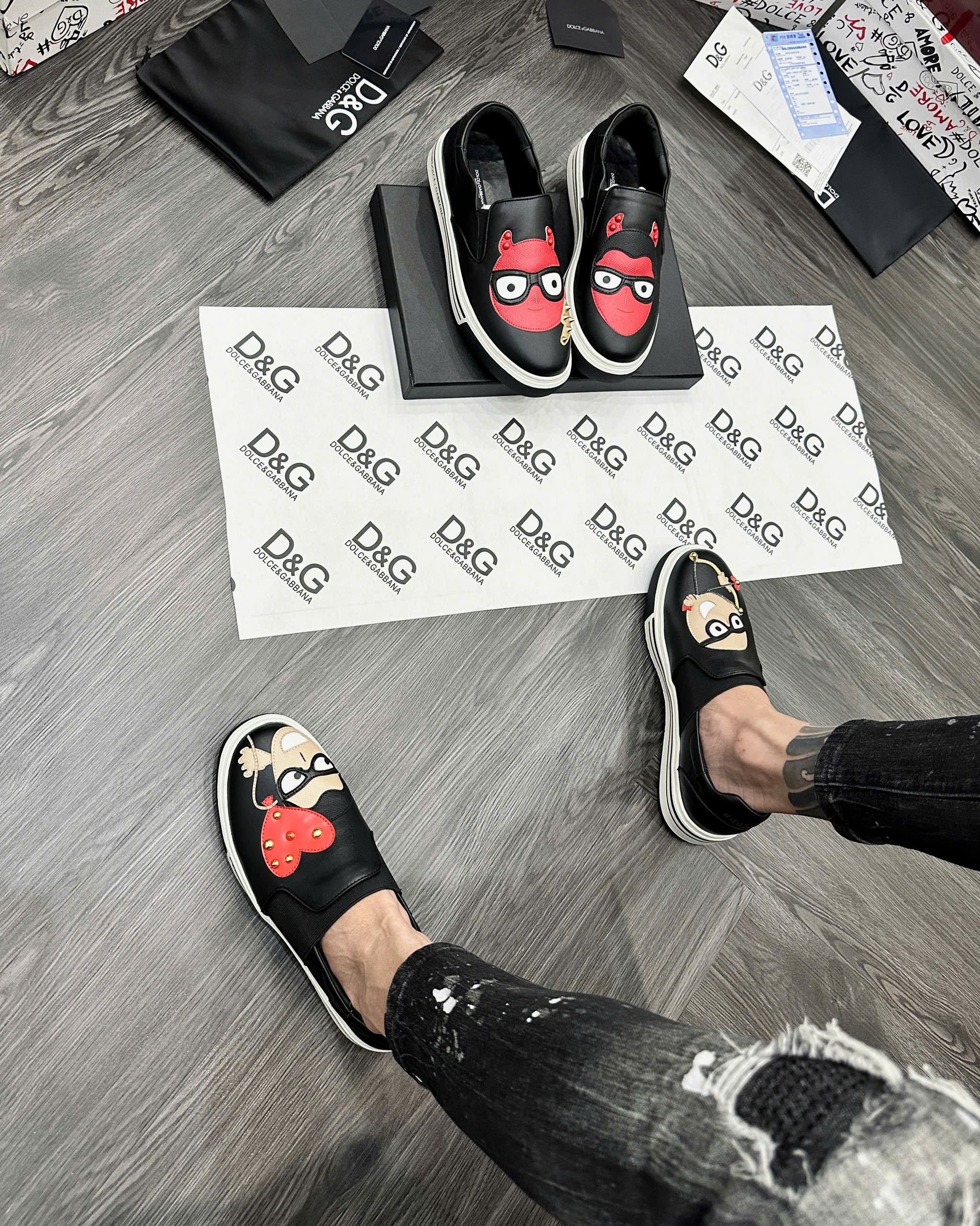 Giày slipon Dolce Gabbana DG Đen mặt người bắn cung trái tim Like Auth fullbox MVT