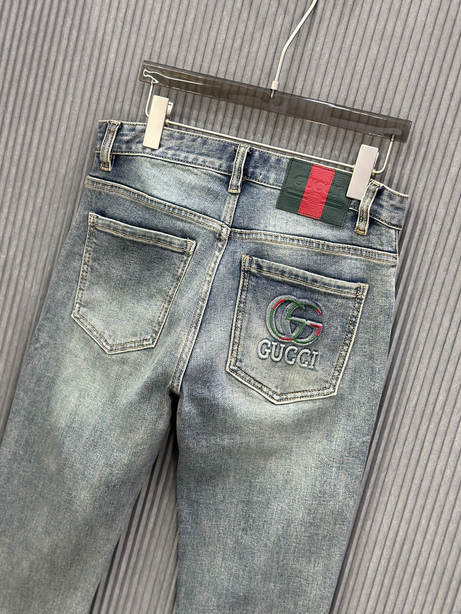 Quần jean Gucci GC Xanh logo dập nổi thêu Xanh Đỏ túi sau Like Auth VTN