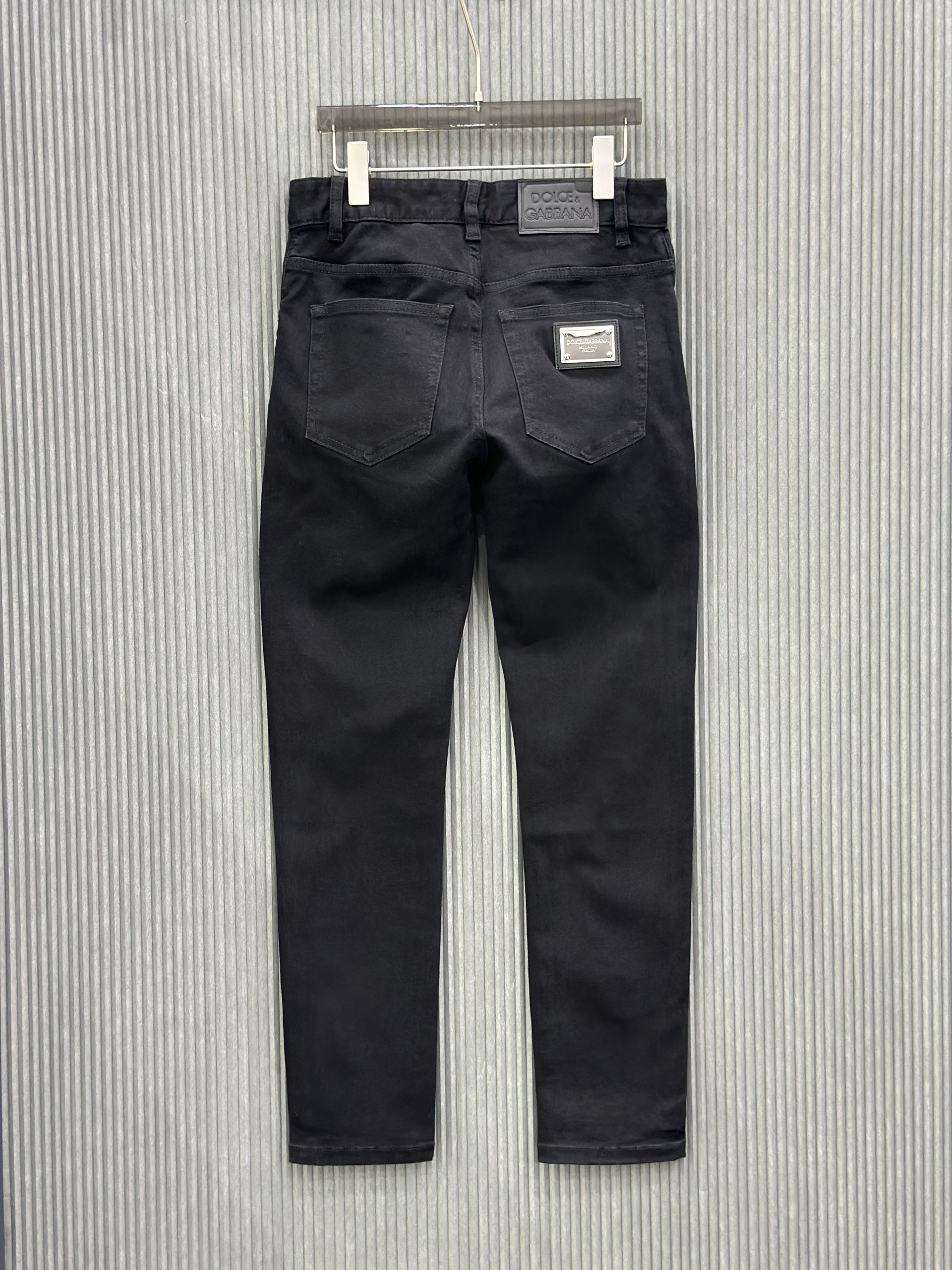 Quần jean Dolce Gabbana DG Đen log tag vuông thêu túi sau Like Auth VTN