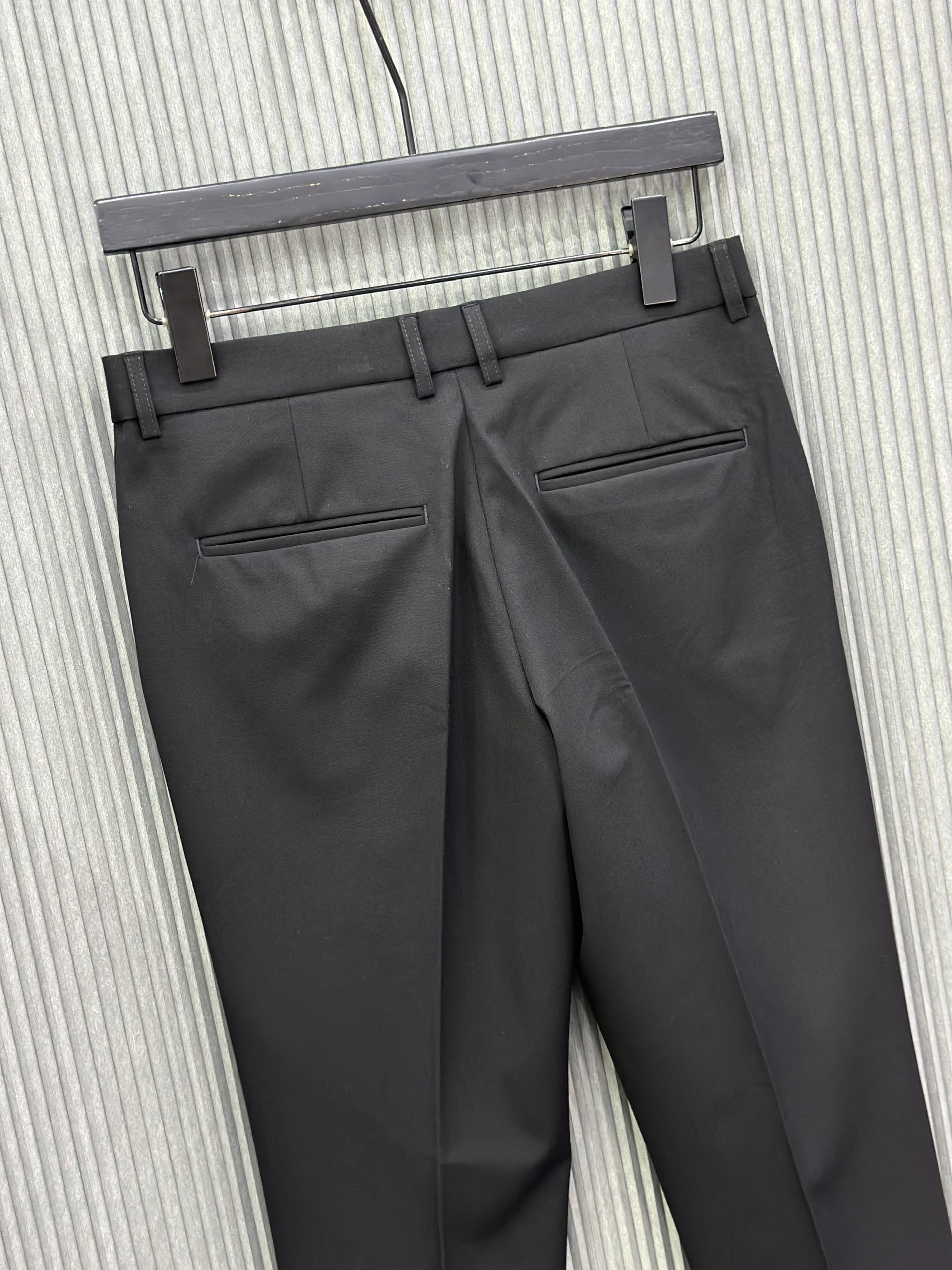 Quần tây, âu Dior CD Đen logo Ong Vàng thêu Like Auth VTN