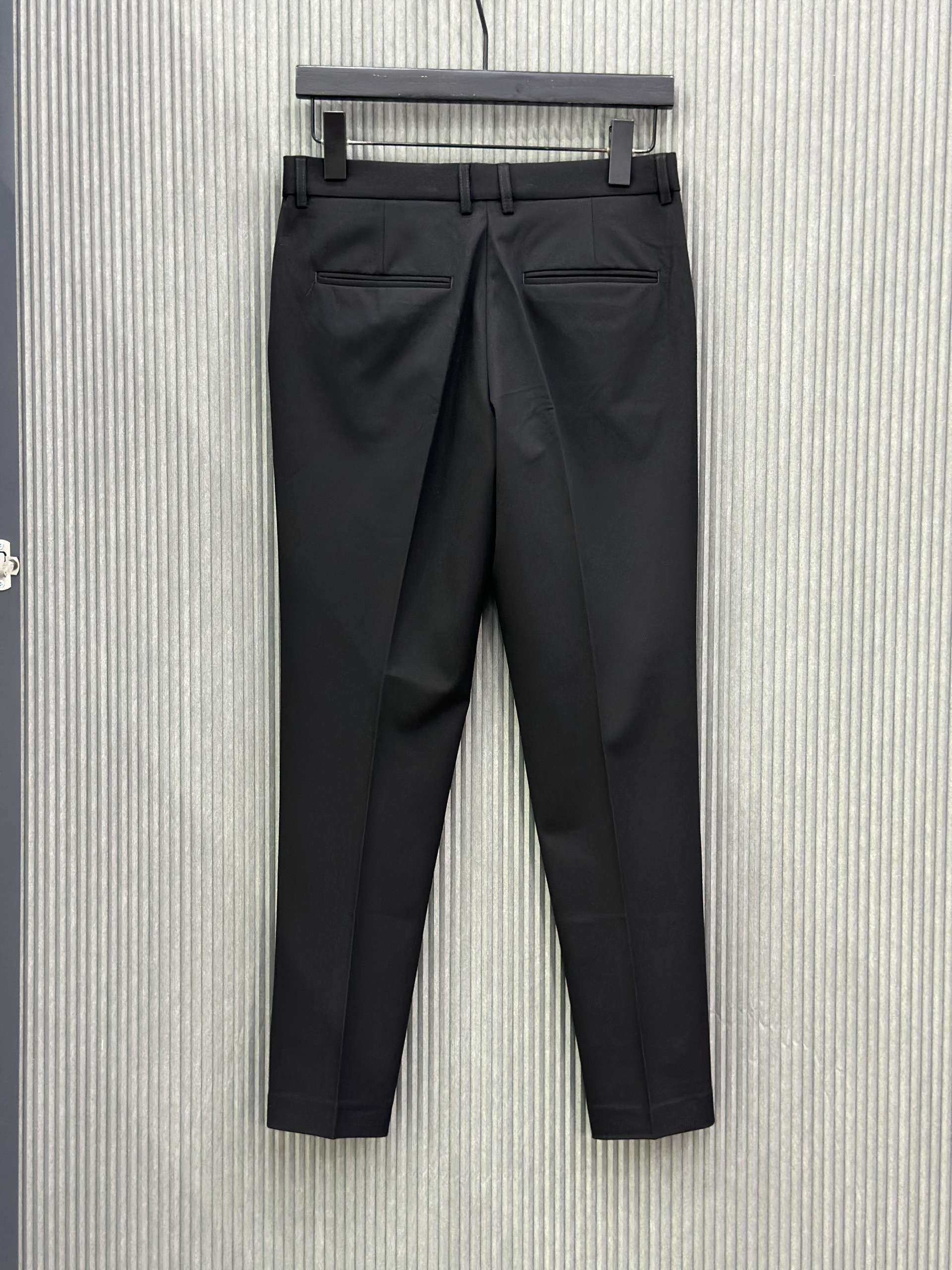 Quần tây, âu Dior CD Đen logo Ong Vàng thêu Like Auth VTN