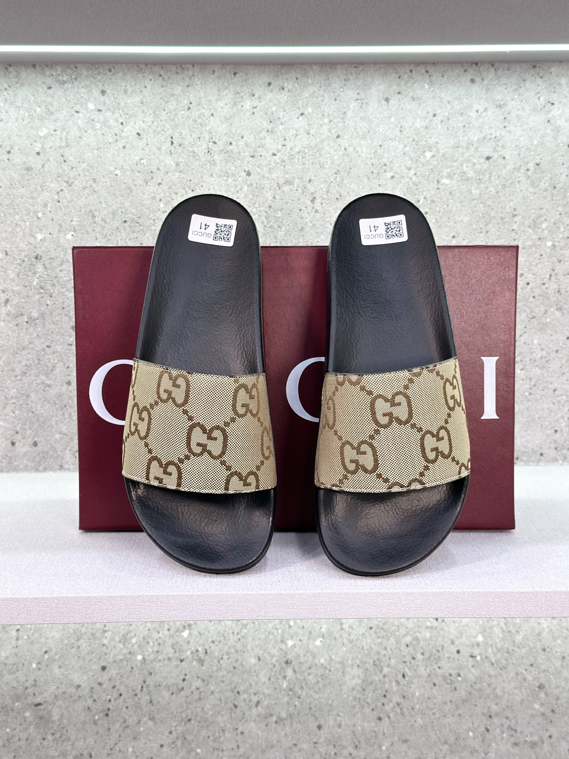 Dép lê quai ngang Gucci GC Đen quai Nâu logo GG vải Like Auth on web fullbox bill thẻ VTN