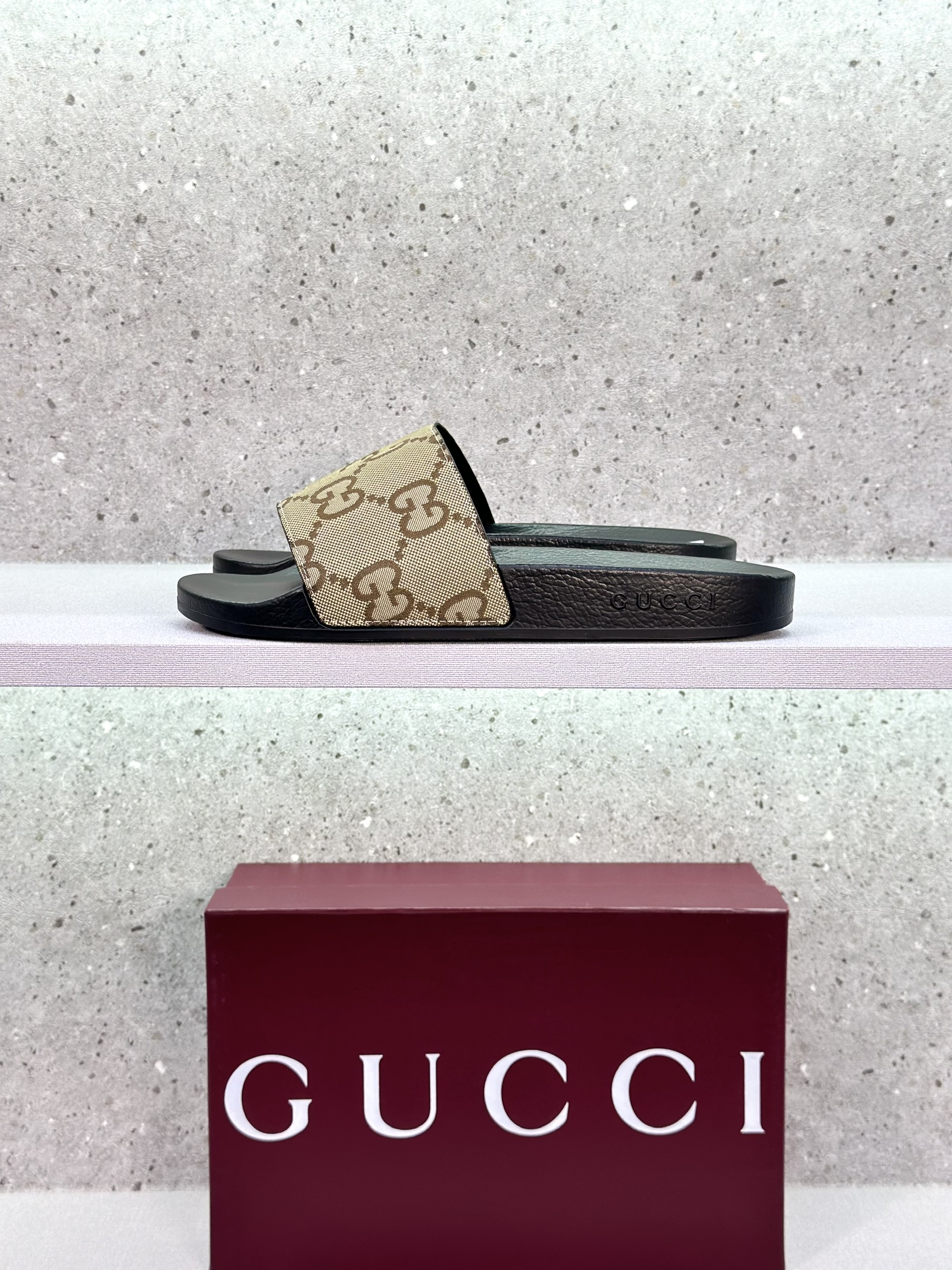 Dép lê quai ngang Gucci GC Đen quai Nâu logo GG vải Like Auth on web fullbox bill thẻ VTN