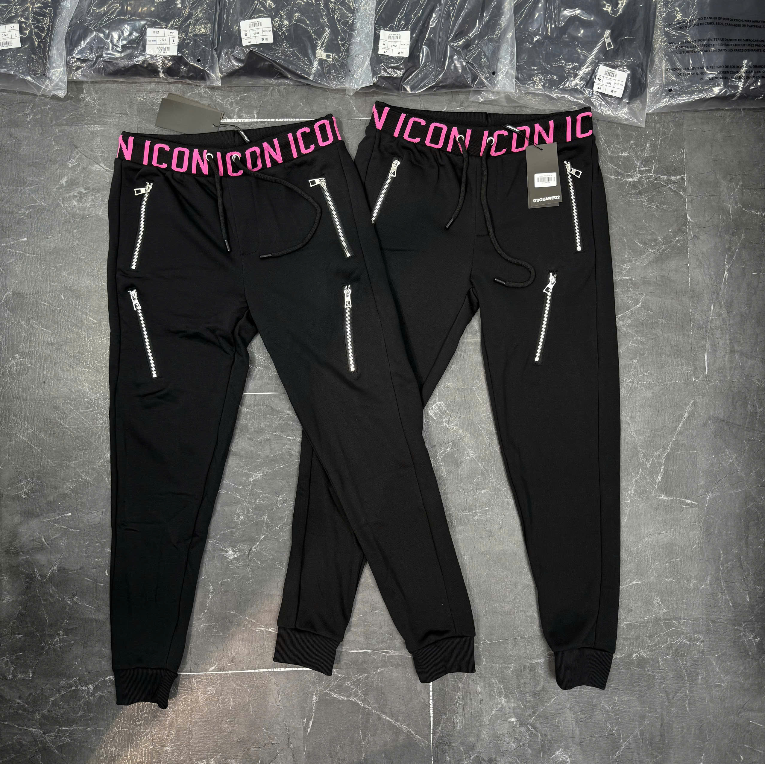 Quần jogger nỉ Dsquared2 DSQ2 Đen logo Ion Hồng cạp Like Auth NV