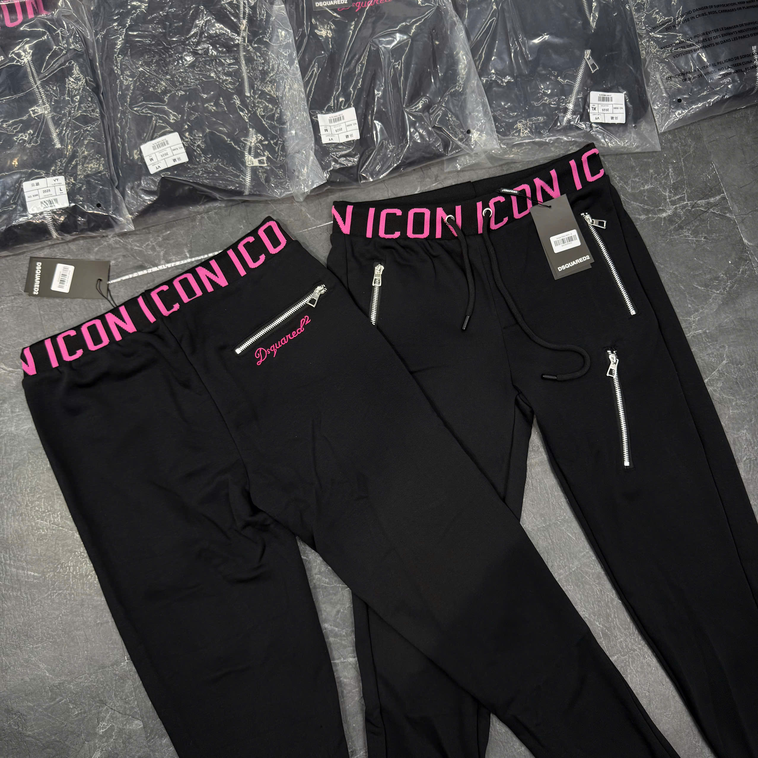 Quần jogger nỉ Dsquared2 DSQ2 Đen logo Ion Hồng cạp Like Auth NV