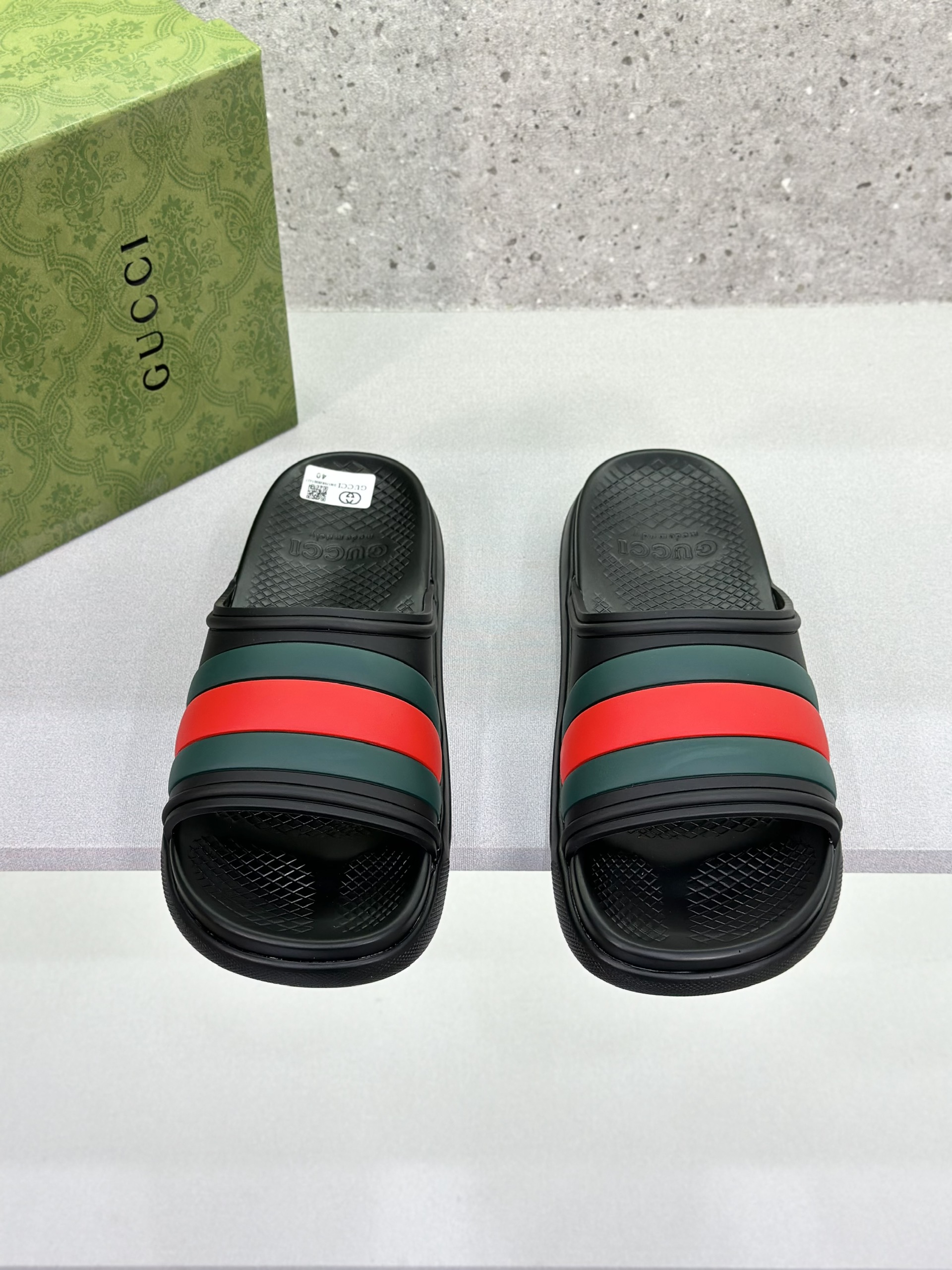 Dép lê quai ngang Gucci GC Đen phối kẻ sọc Xanh Đỏ Like Auth on web fullbox bill thẻ VTN