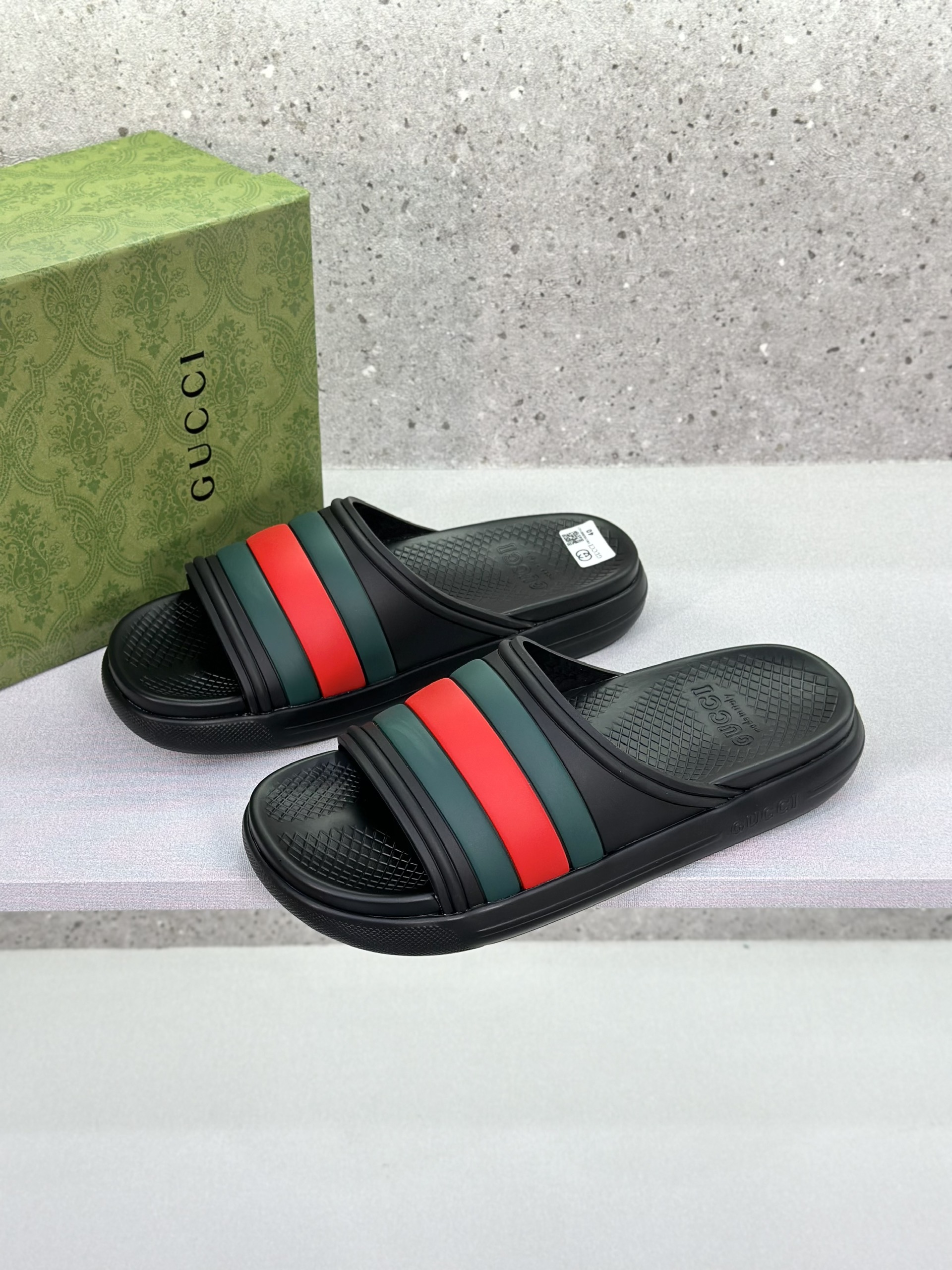 Dép lê quai ngang Gucci GC Đen phối kẻ sọc Xanh Đỏ Like Auth on web fullbox bill thẻ VTN