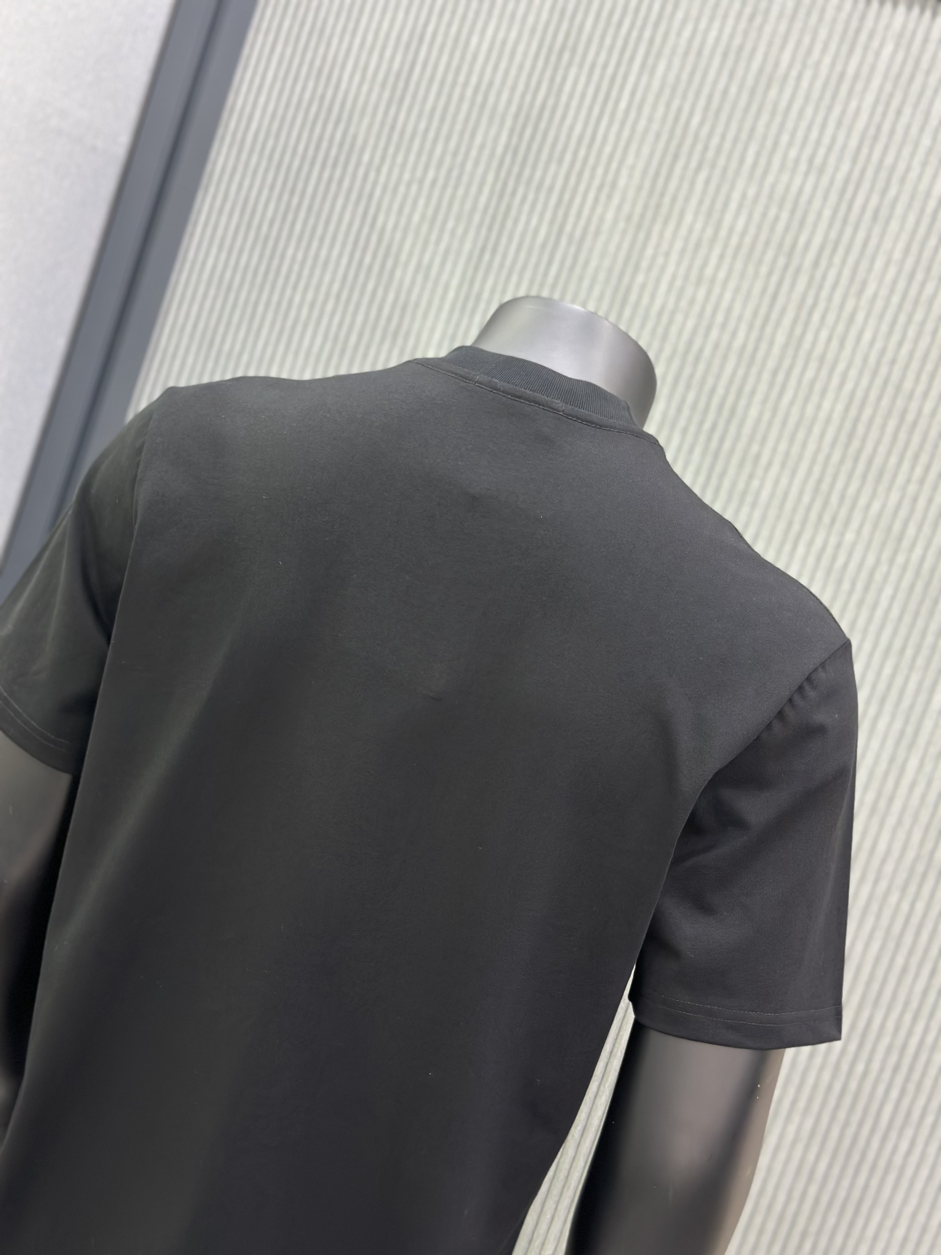 Áo phông T-shirt Gucci GC Đen logo chữ thêu ngực Like Auth VTN