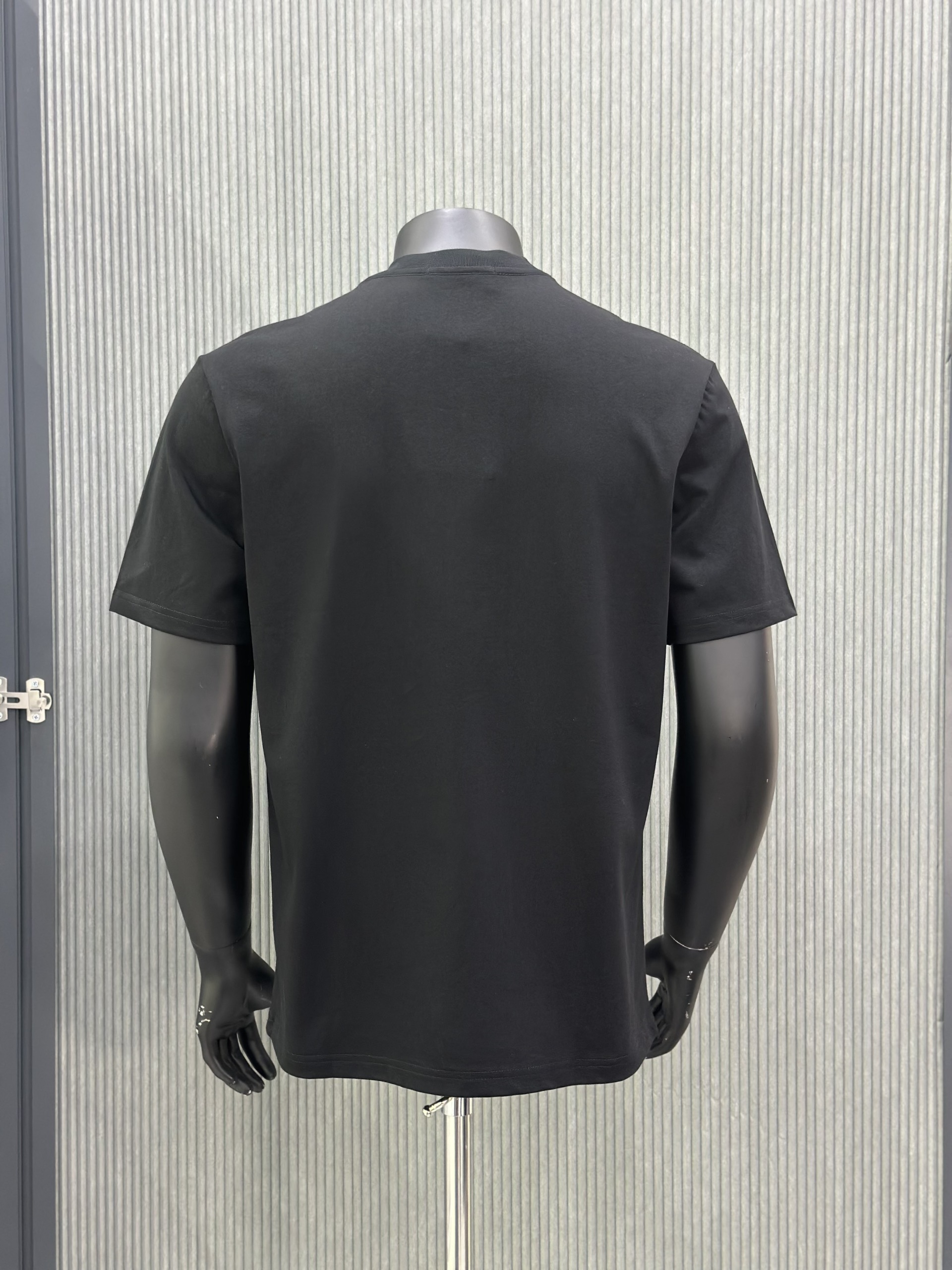 Áo phông T-shirt Gucci GC Đen logo chữ thêu ngực Like Auth VTN