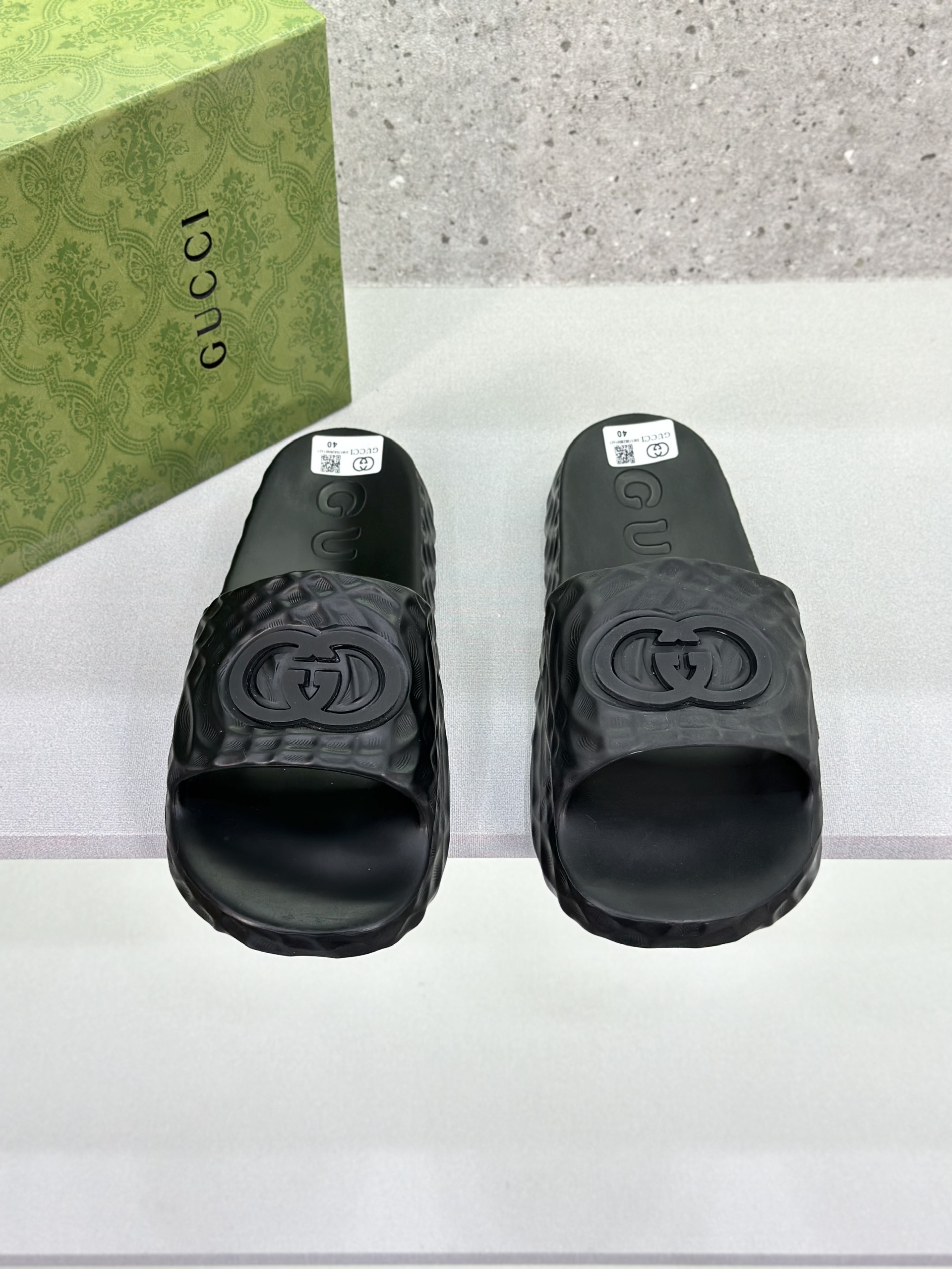 Dép lê quai ngang Gucci GC Đen sần logo GG nổi Like Auth on web fullbox bill thẻ VTN