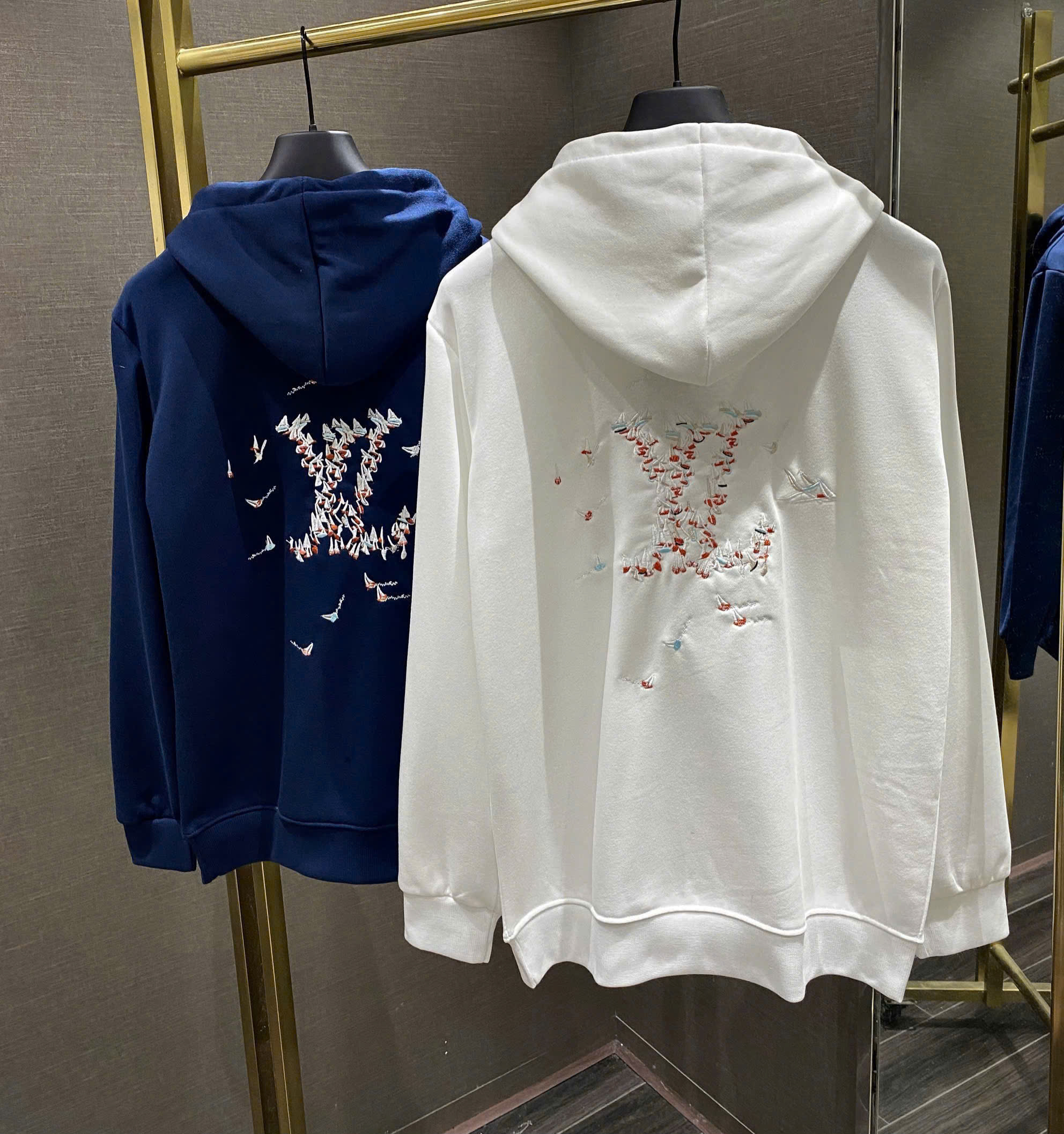 Áo hoodie Louis Vuitton LV họa tiết logo du thuyền Like Auth NV