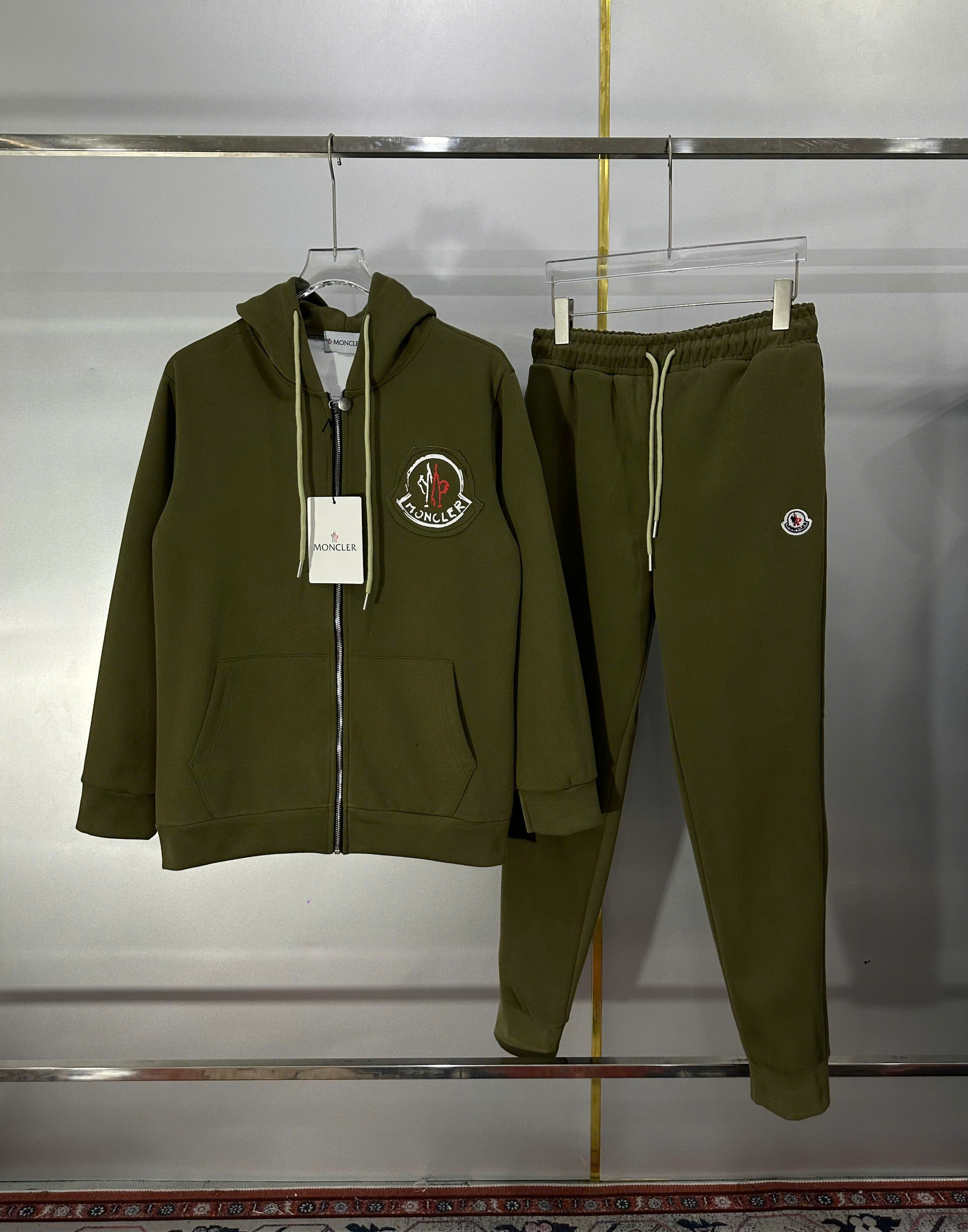 Bộ, set thu đông hoodie kéo khóa Moncler M logo tròn thêu Like Auth NV