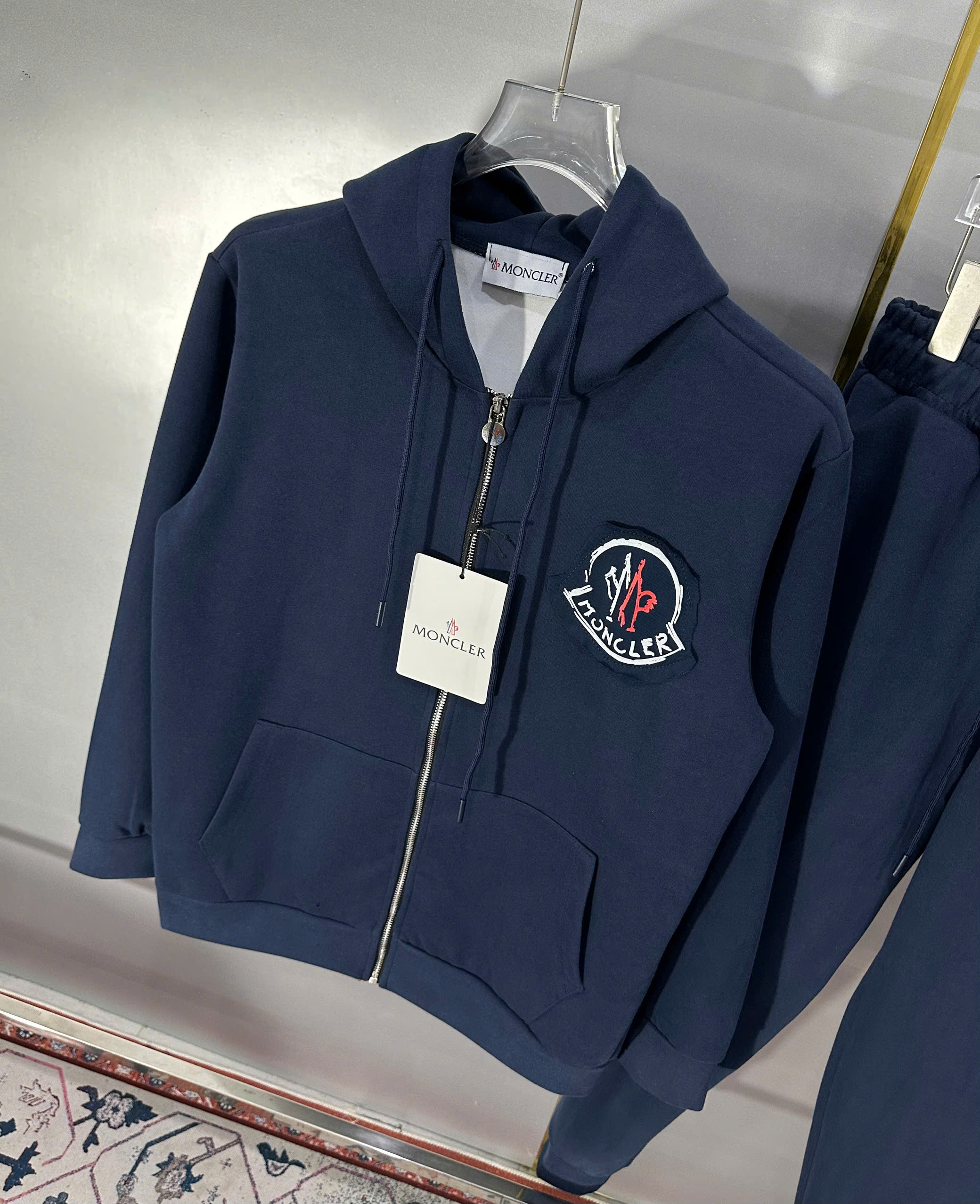 Bộ, set thu đông hoodie kéo khóa Moncler M logo tròn thêu Like Auth NV
