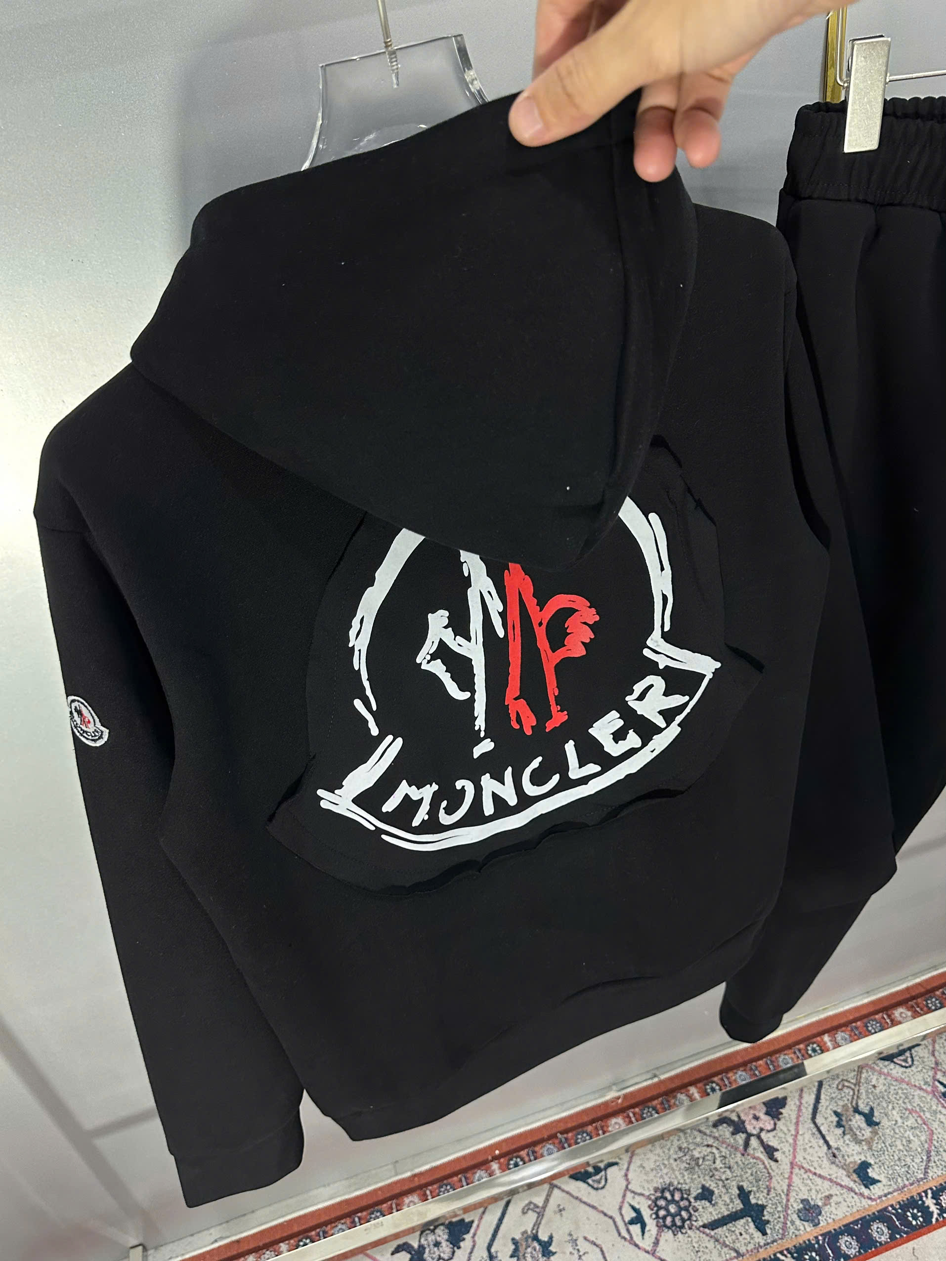 Bộ, set thu đông hoodie kéo khóa Moncler M logo tròn thêu Like Auth NV