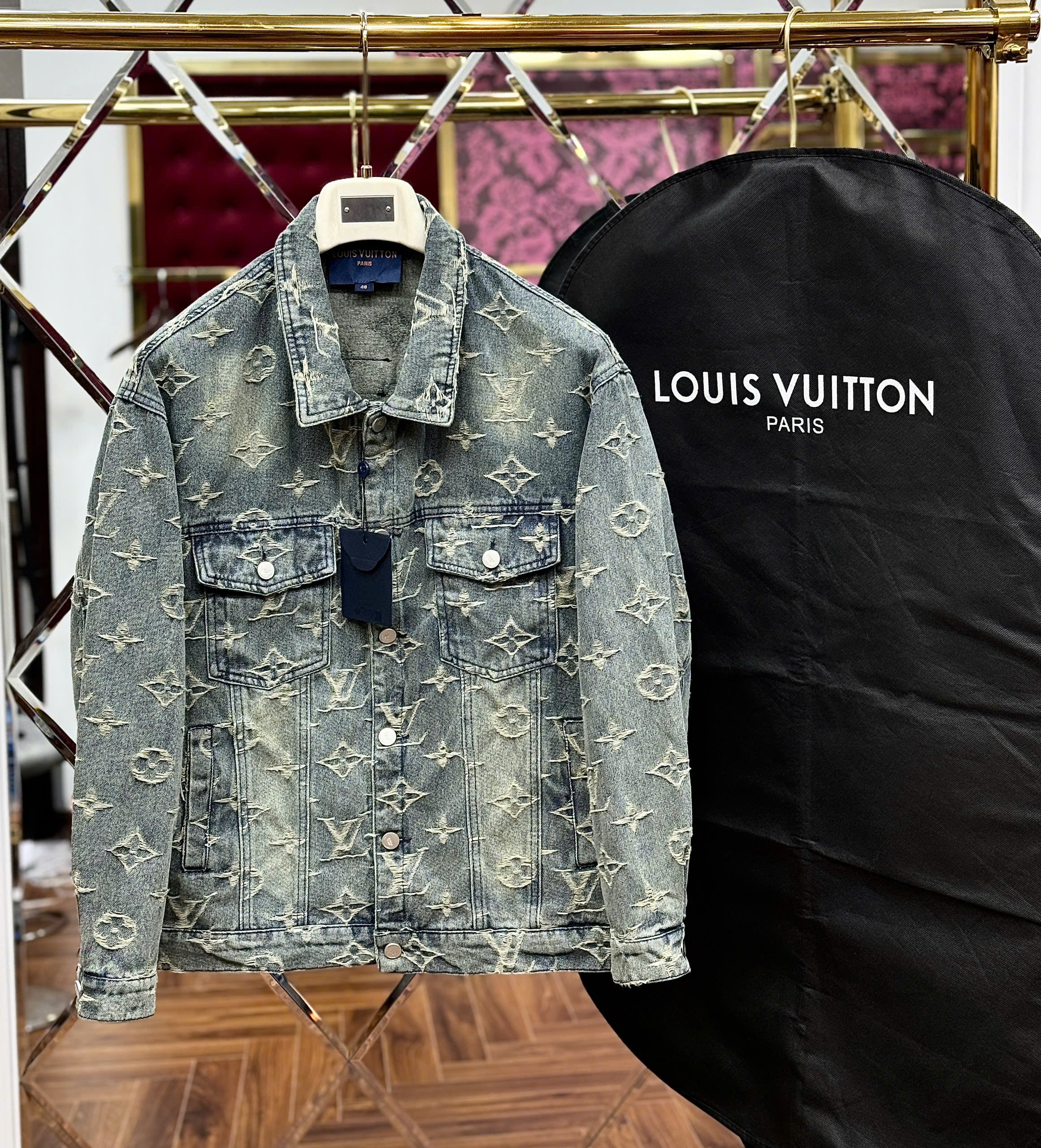 Áo khoác denim jacket Louis Vuitton LV Xanh loang họa tiết hoa vân logo rách mài Like Auth CD