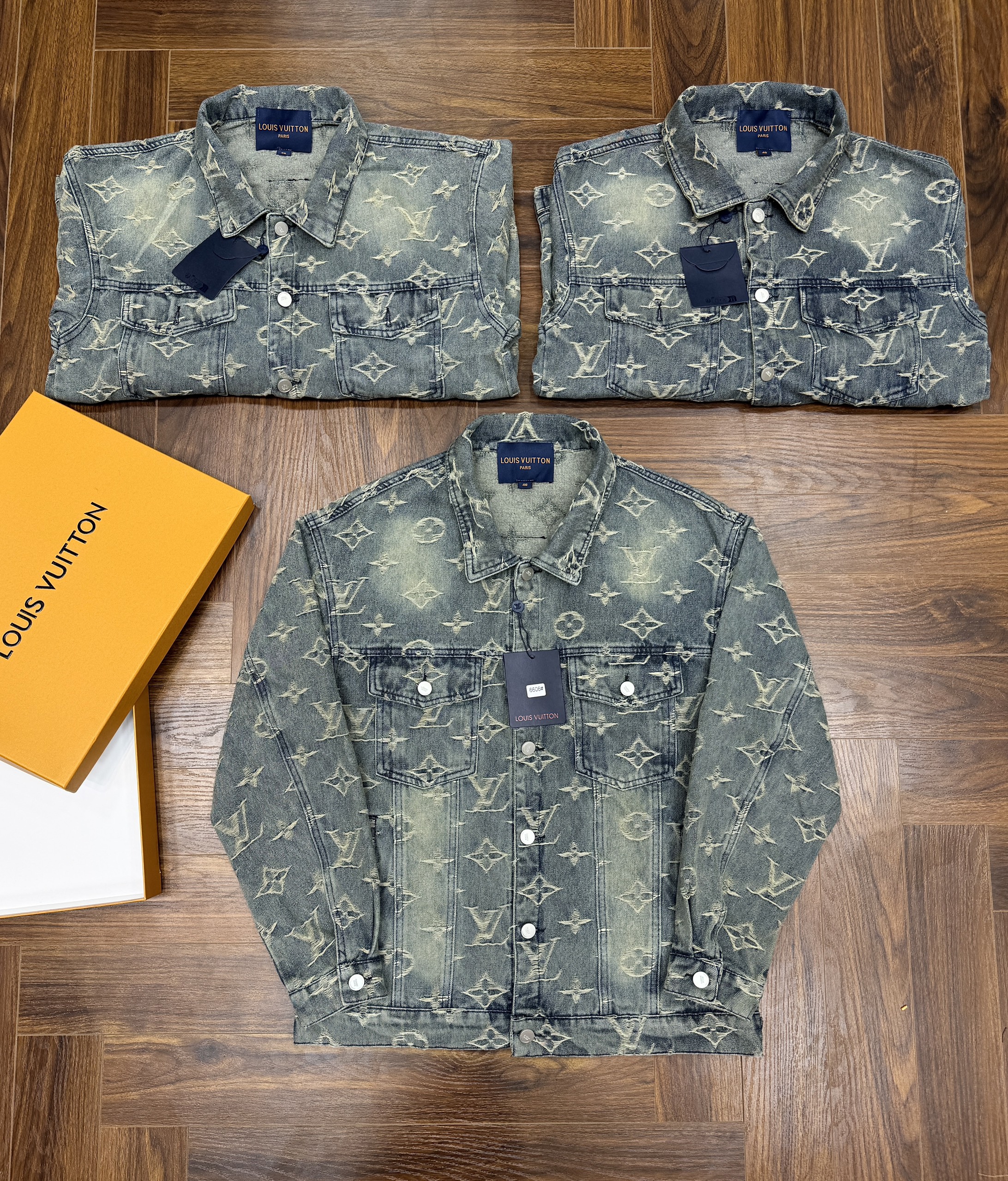 Áo khoác denim jacket Louis Vuitton LV Xanh loang họa tiết hoa vân logo rách mài Like Auth CD