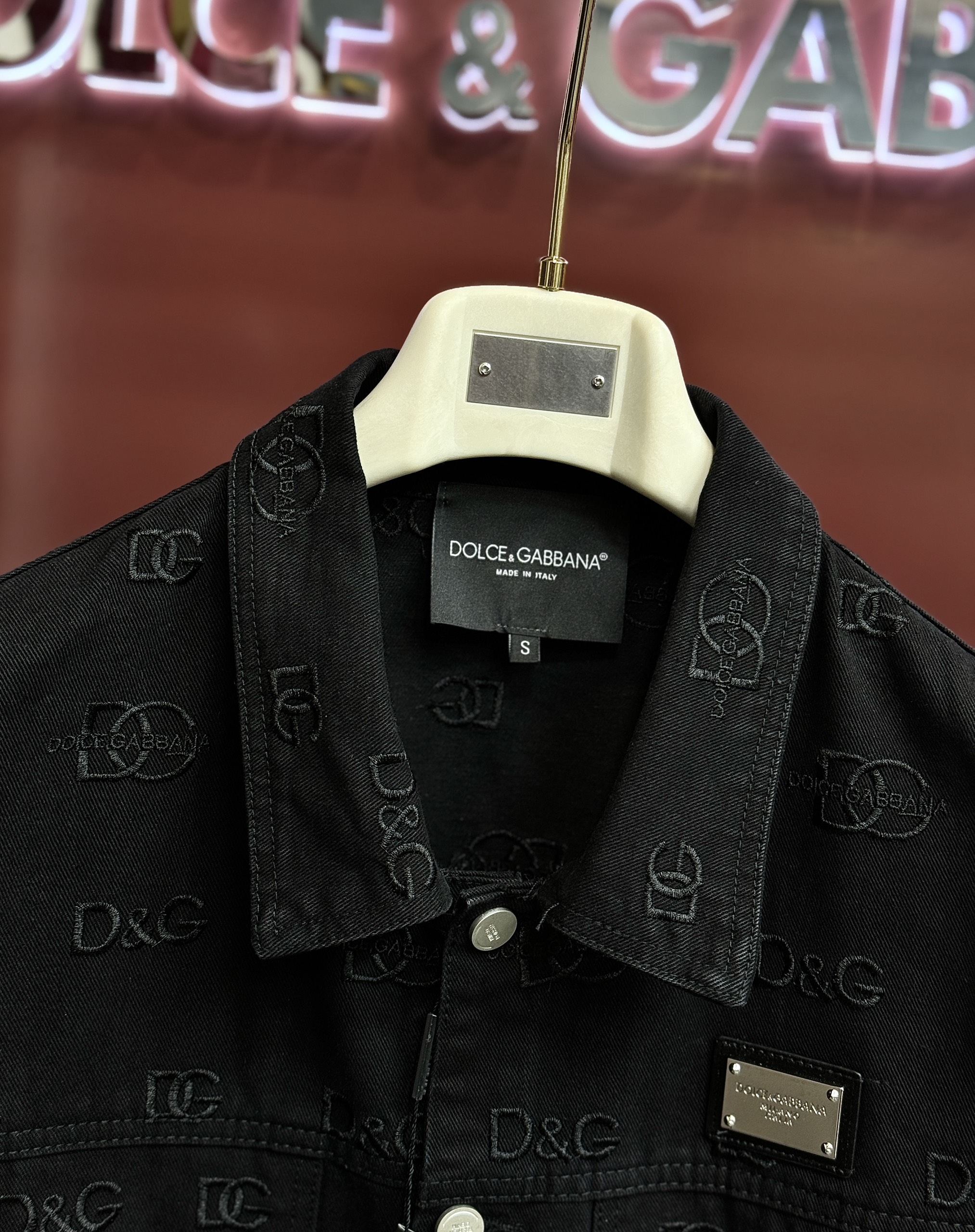Áo khoác denim jacket Dolce Gabbana DG Đen họa tiết logo thêu full Like Auth CD