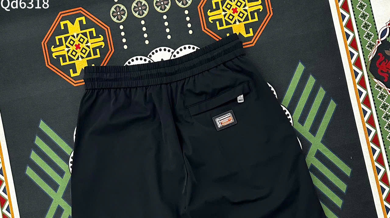 Quần short gió Burberry BBR họa tiết ngựa Vàng thêu Like Auth LK