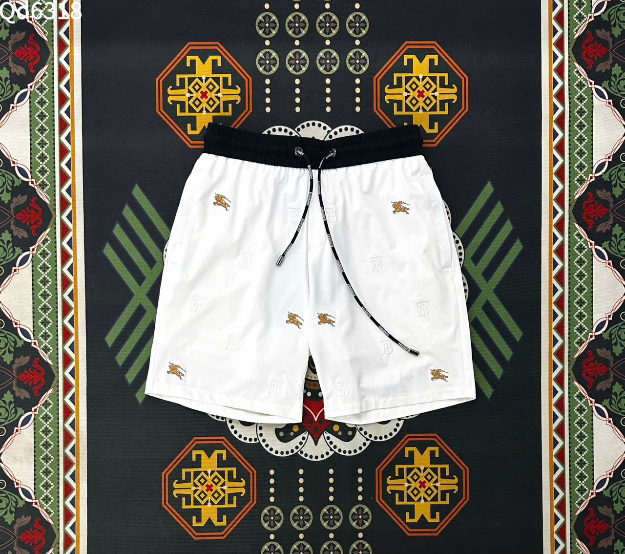 Quần short gió Burberry BBR họa tiết ngựa Vàng thêu Like Auth LK