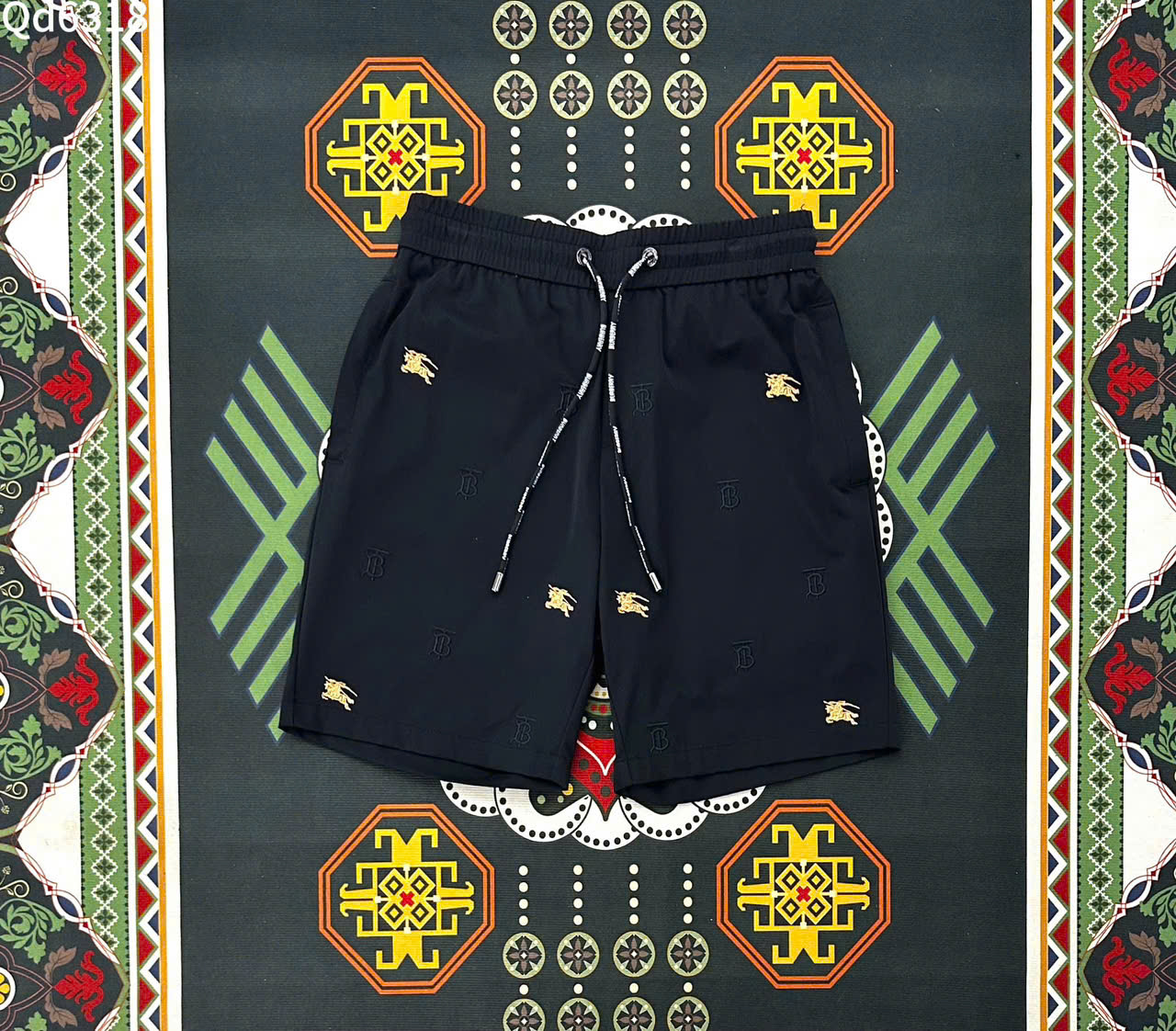 Quần short gió Burberry BBR họa tiết ngựa Vàng thêu Like Auth LK