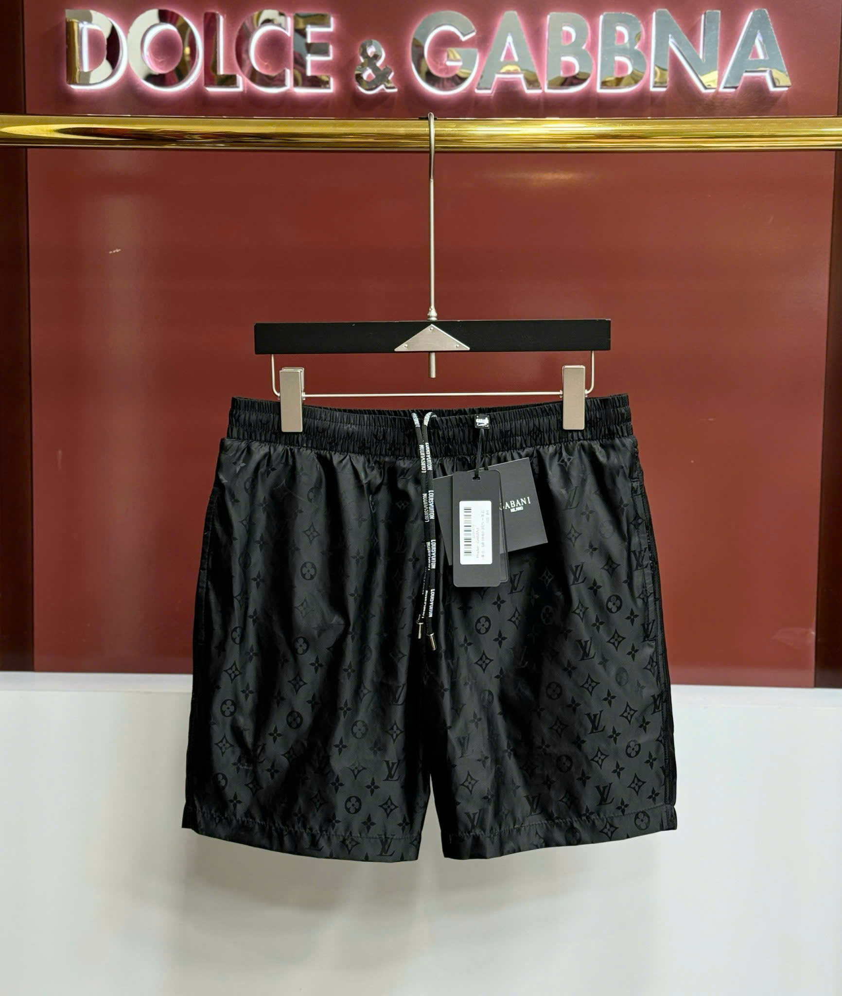 Quần short gió Louis Vuitton LV Đen họa tiết hoa vân logo phối túi jean S-XL CD